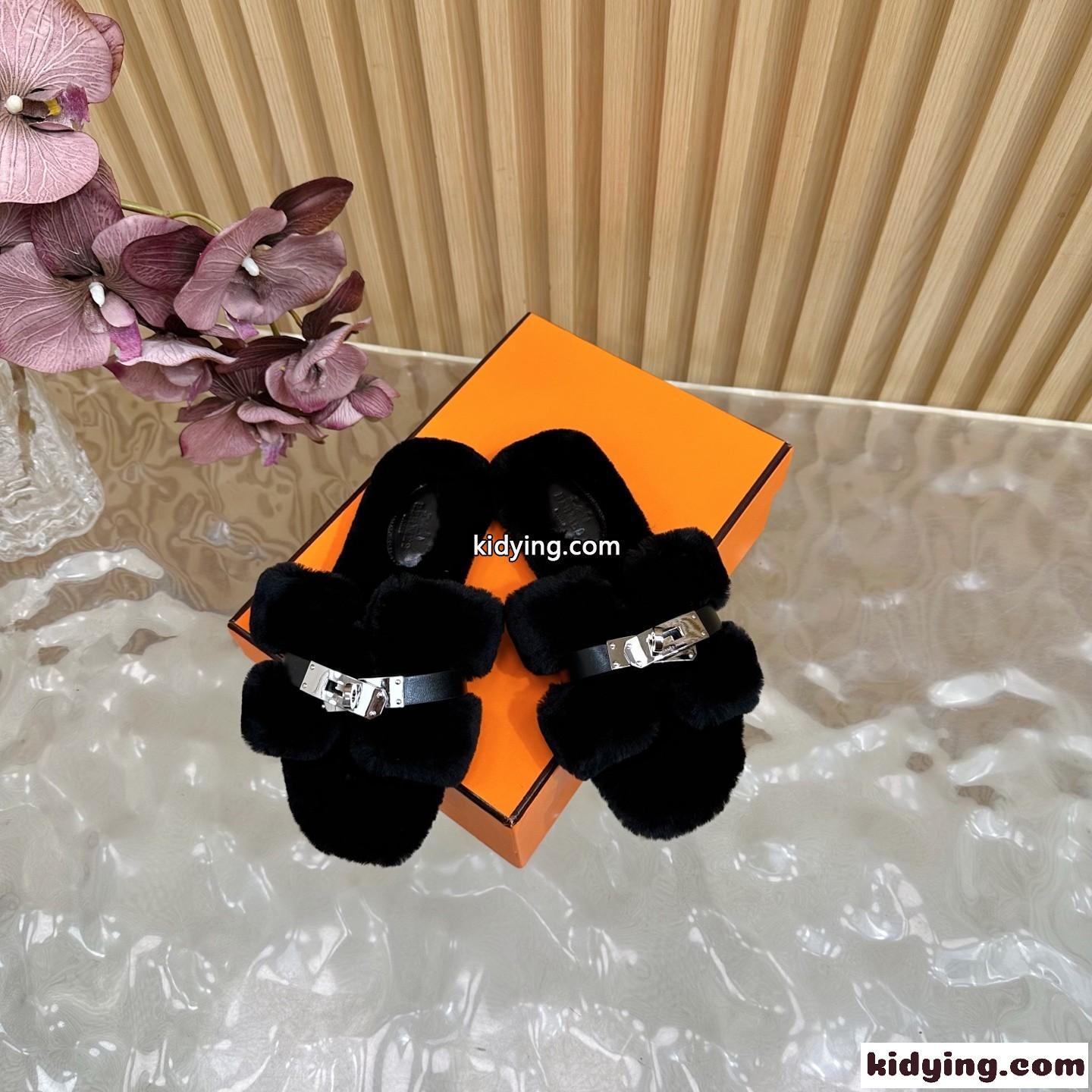 ふわふわで可愛い☆HERMES Giulia サンダル エルメス スーパーコピー ブラック-1
