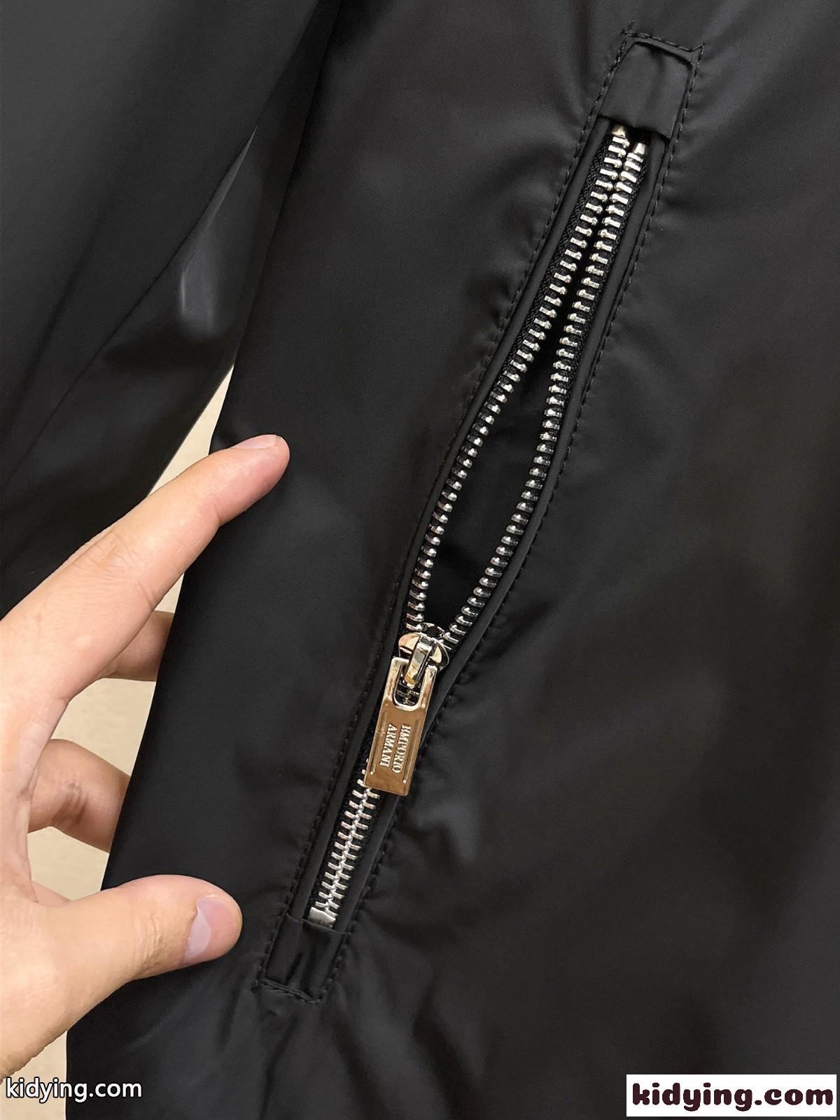 フード付き ジップアップ ブルゾン アルマーニ ジャケット コピー ブラック-1