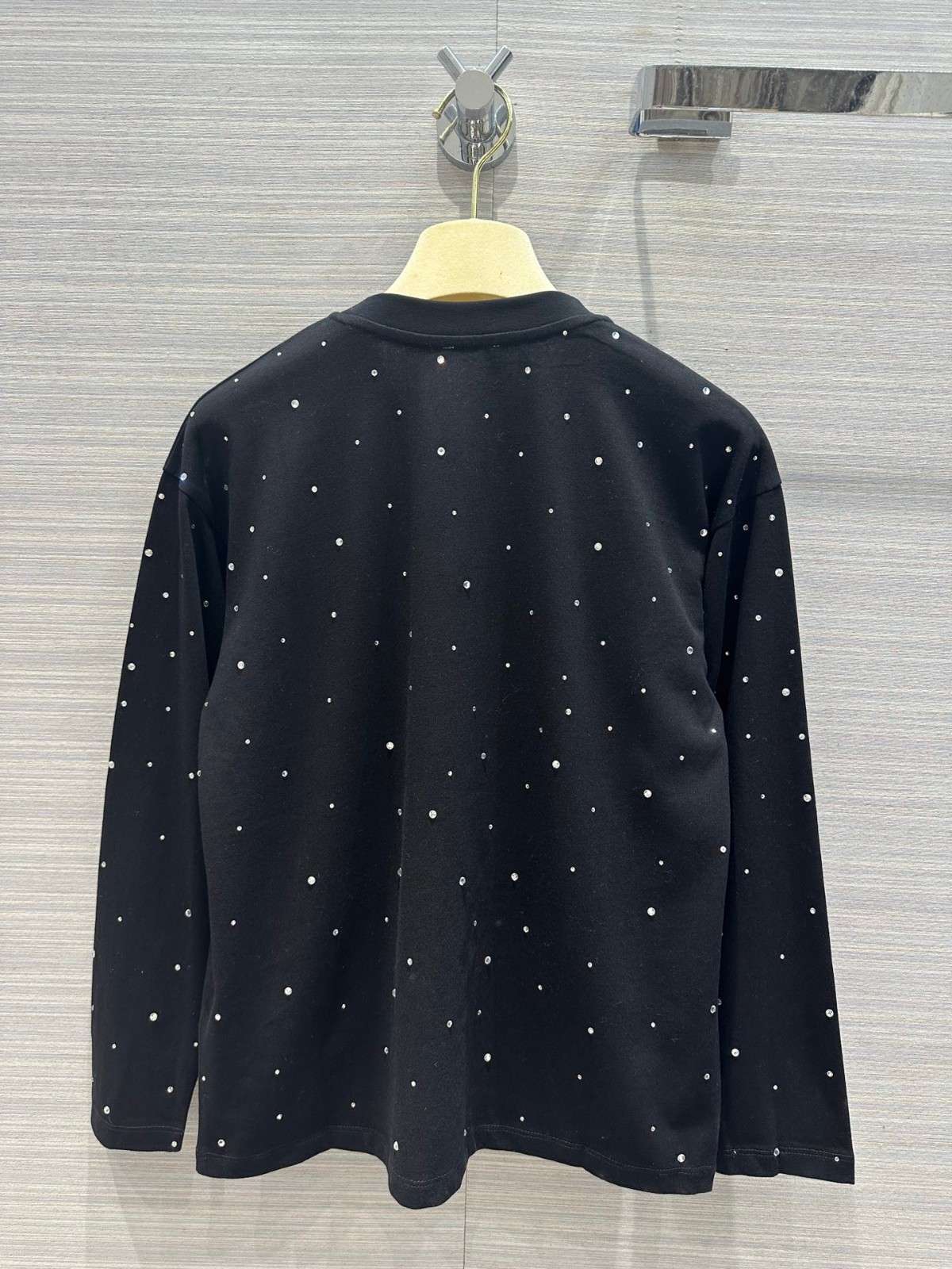 カジュアル クルーネック クリスタル付 ミュウミュウ Tシャツ コピー ロングスリーブ ブラック-4