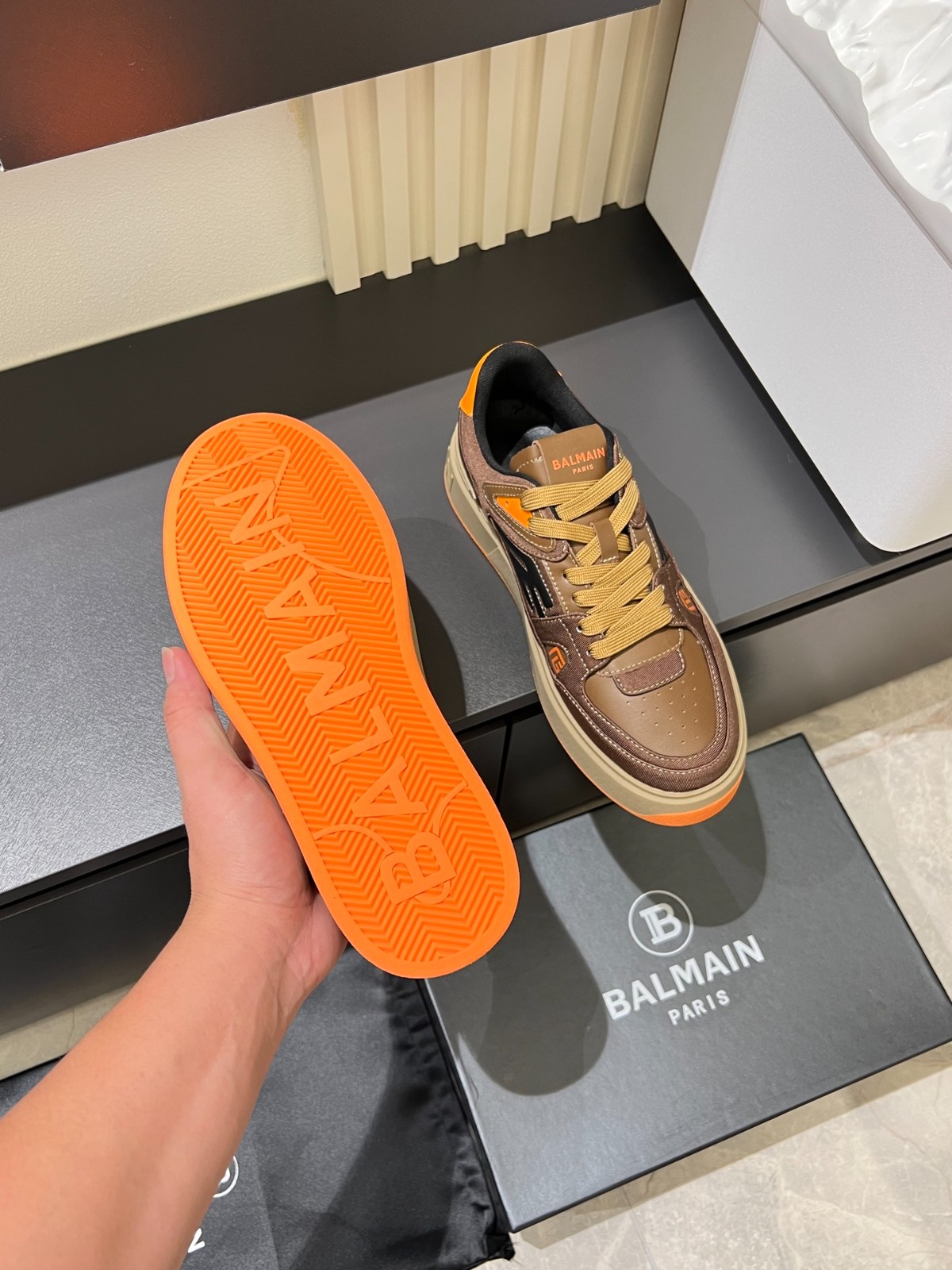 飽きのこない 人気 バルマン B-Court Skate スニーカー コピー メンズシューズ-1