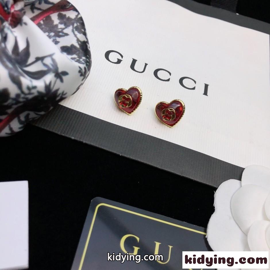 GUCCI グッチ インターロッキングG ハートモチーフ ピアス 偽物 合わせやすい-0