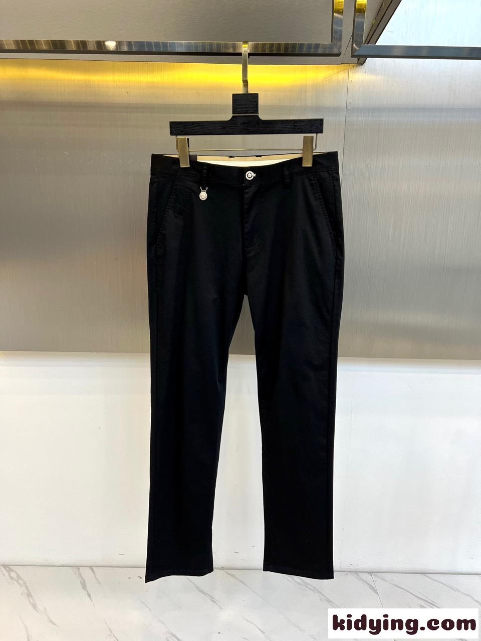 洗練された 上品 合わせやすい ヴェルサーチ パンツ 偽物 メンズ チノパンツ ブラック-1