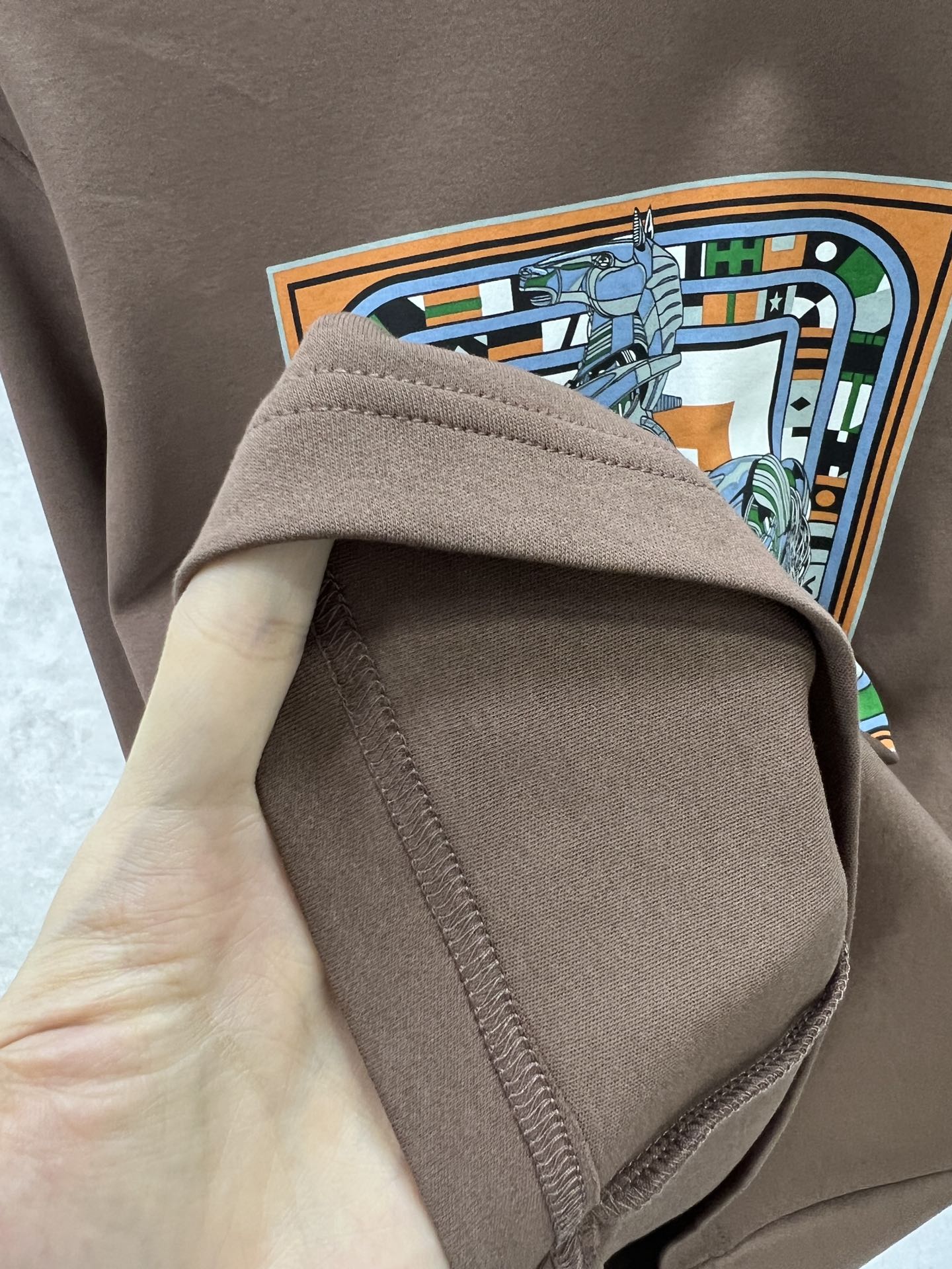 ベーシック プリント クルーネック 長袖Tシャツ エルメス Tシャツ コピー ブラウン-4