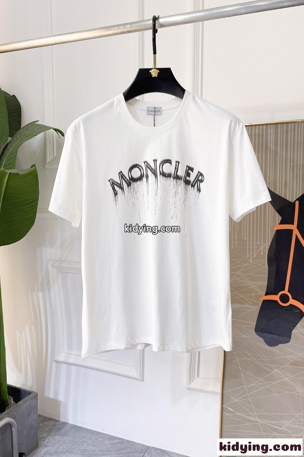 3色あり モンクレール 半袖Tシャツ コピー 定番 合わせやすい ロゴ クルーネック-1