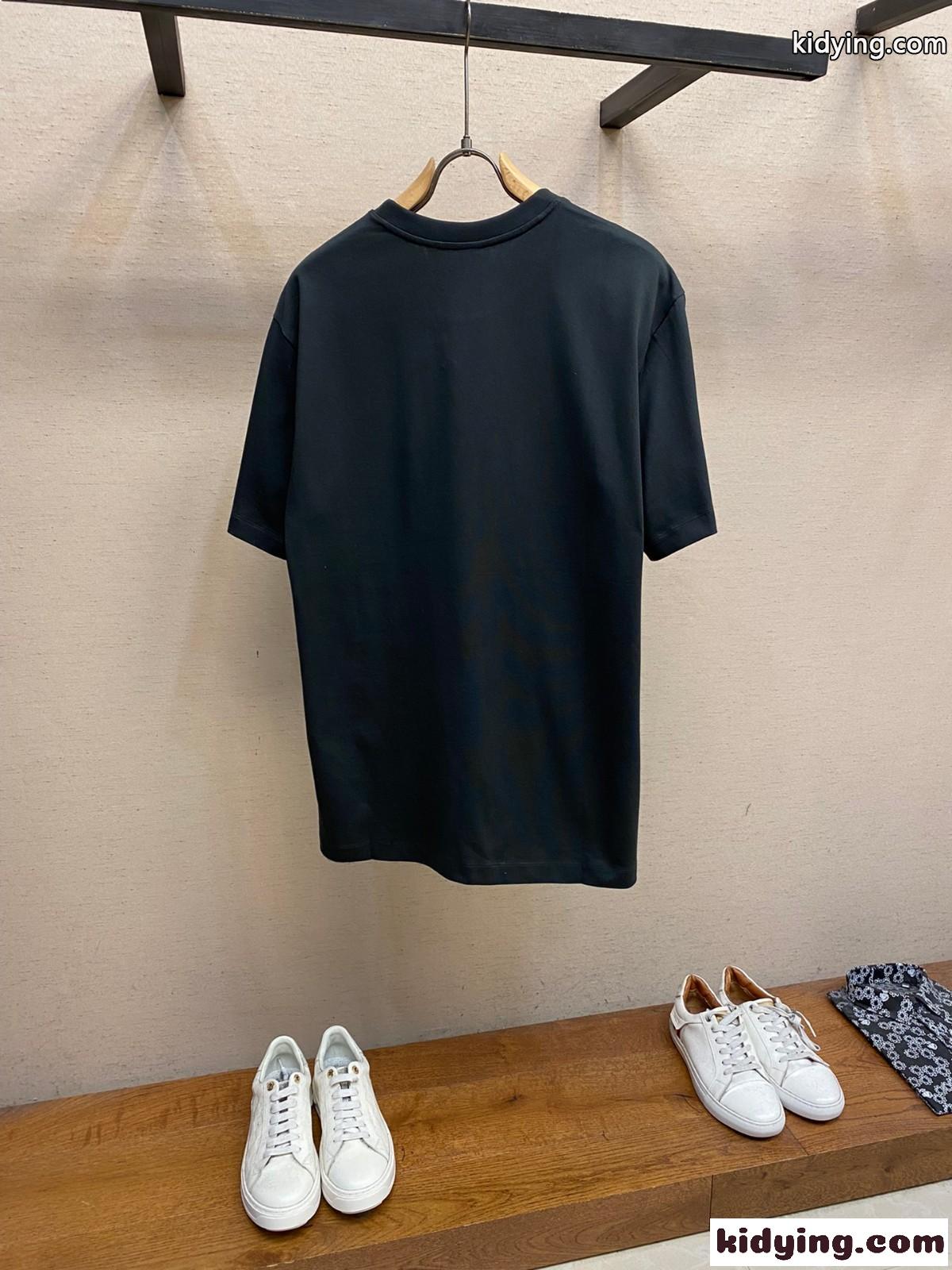 グッチ Tシャツ コピー シンプル 合わせやすい クルーネック 半袖Tシャツ ブラック-2