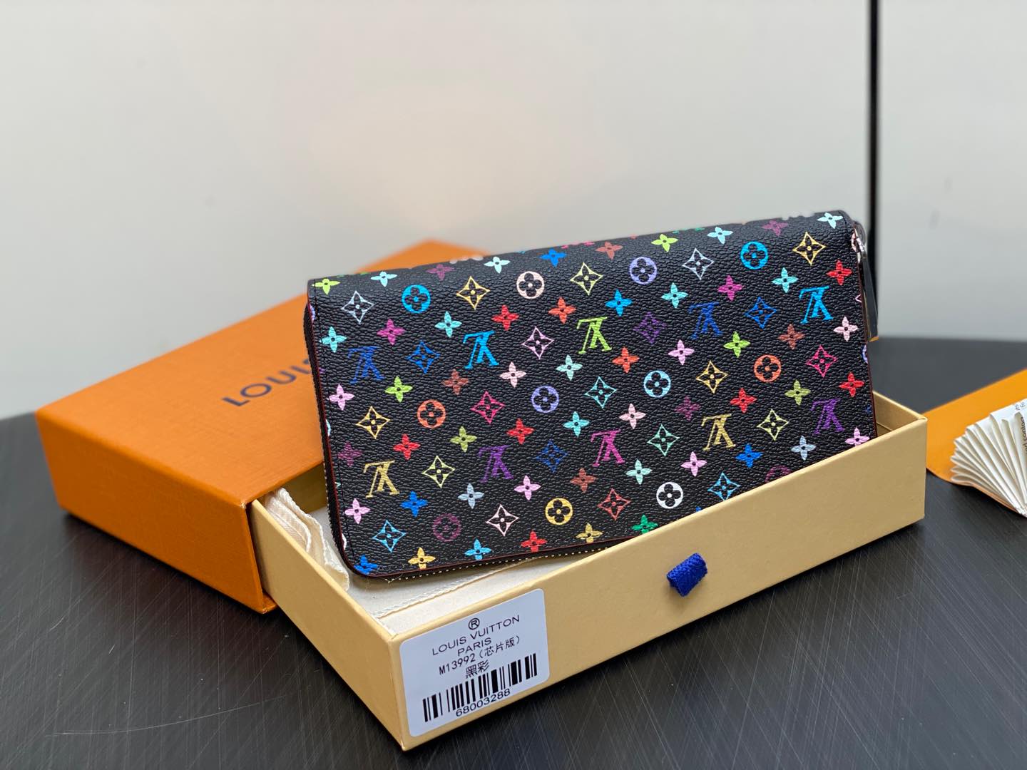 M13922 日本限定 LV × TM ジッピー･ウォレット ルイヴィトン 財布 スーパーコピー ブラック-2