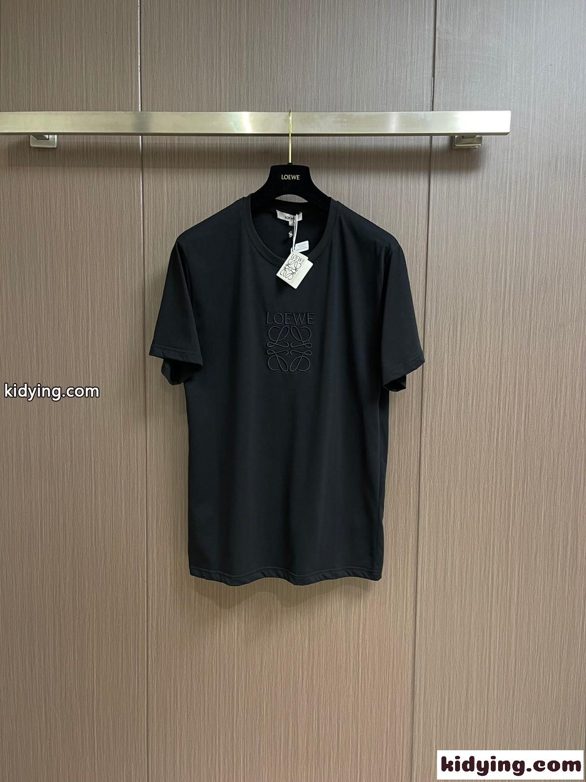 シンプル ロエベ Tシャツ 偽物 アナグラム 刺繍入り 半袖Tシャツ ブラック-1