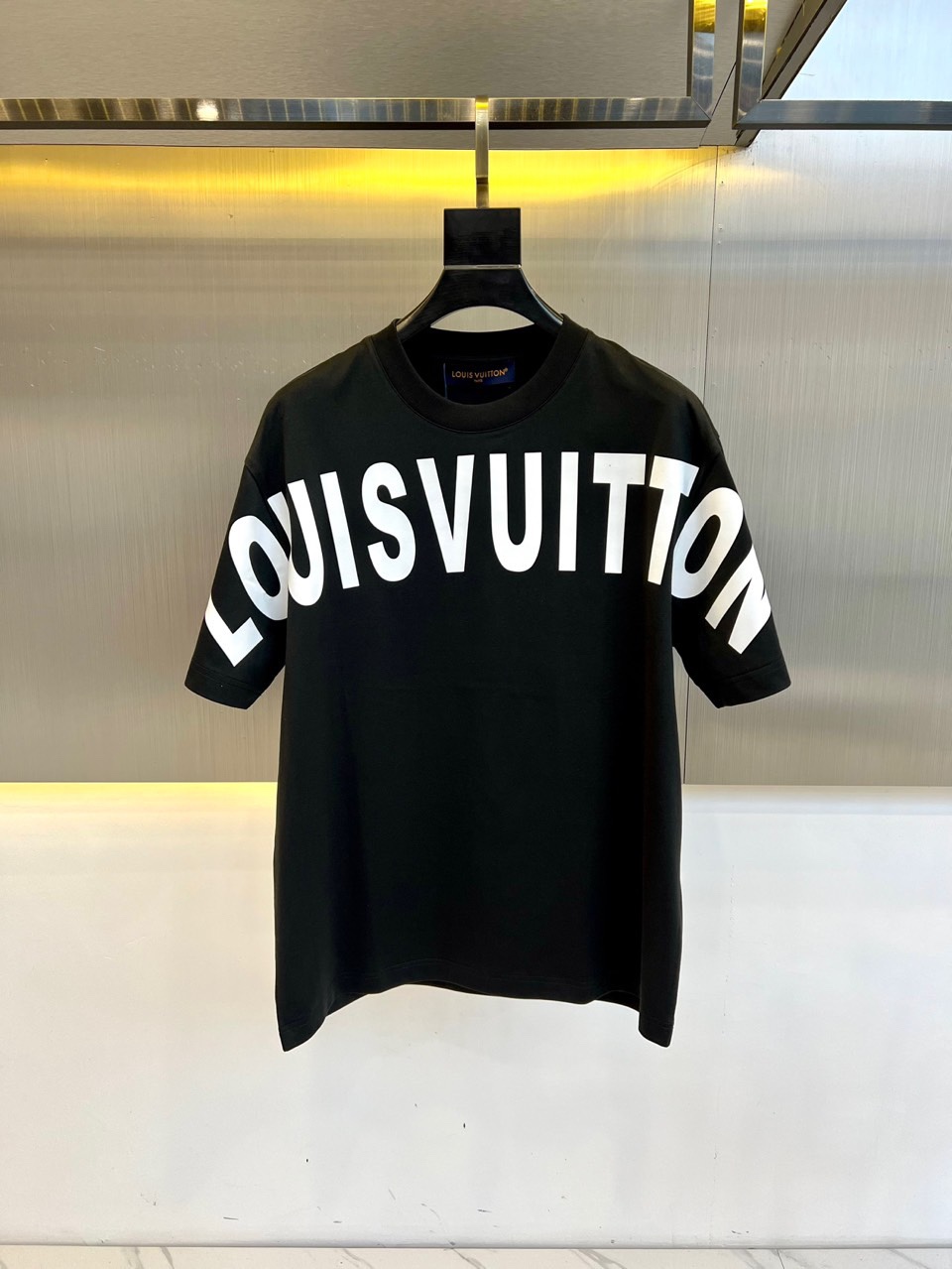 カジュアル お洒落 ロゴプリント 半袖Tシャツ ルイ・ヴィトン Tシャツ コピー ブラック-1