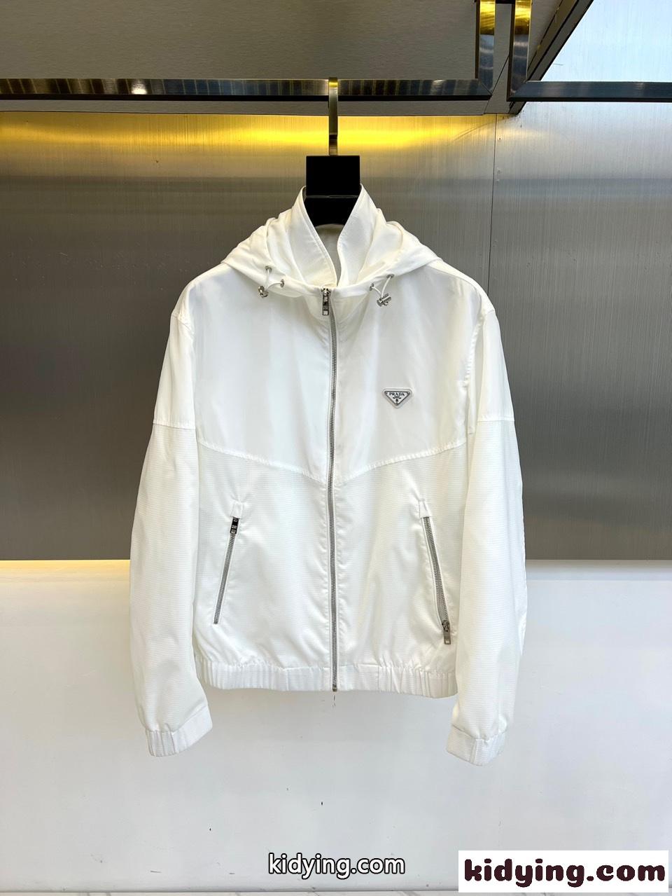 シンプル ロゴ入り フーデッドブルゾン プラダ ジャケット コピー ホワイト-1