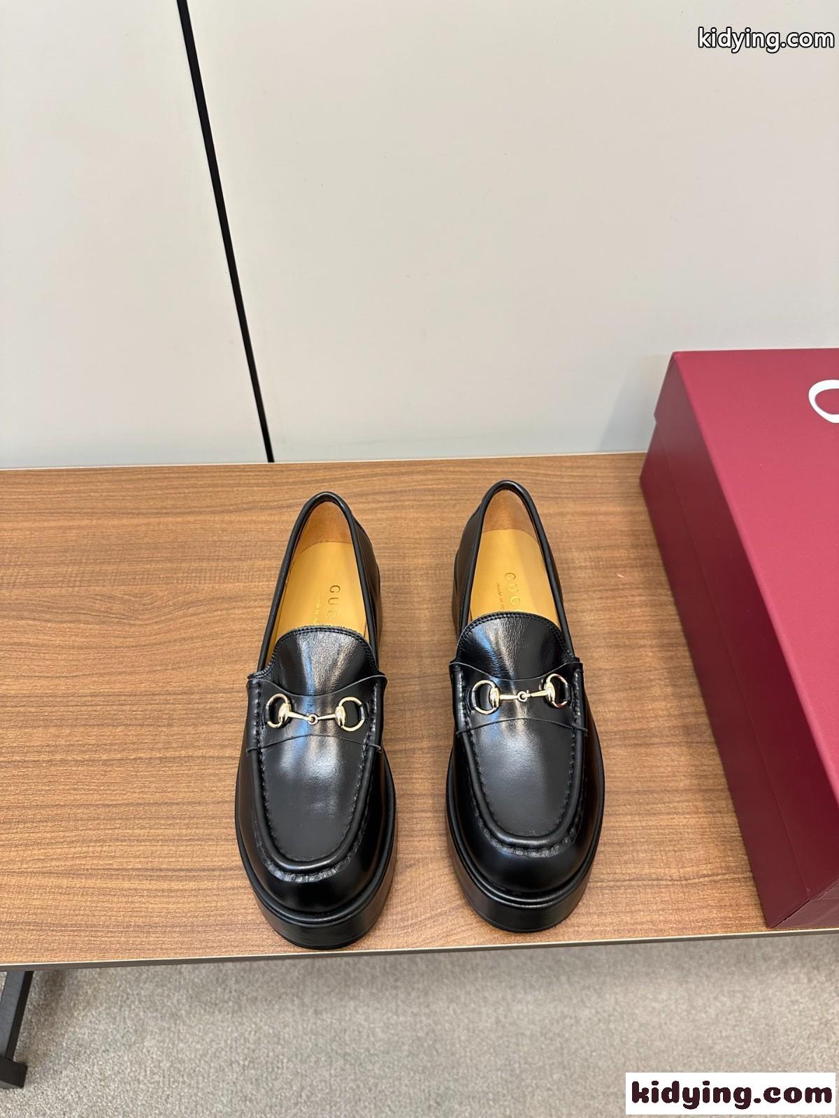 GUCCI ホースビット ウィメンズ プラットフォーム ローファー グッチ スーパーコピー ブラック-2