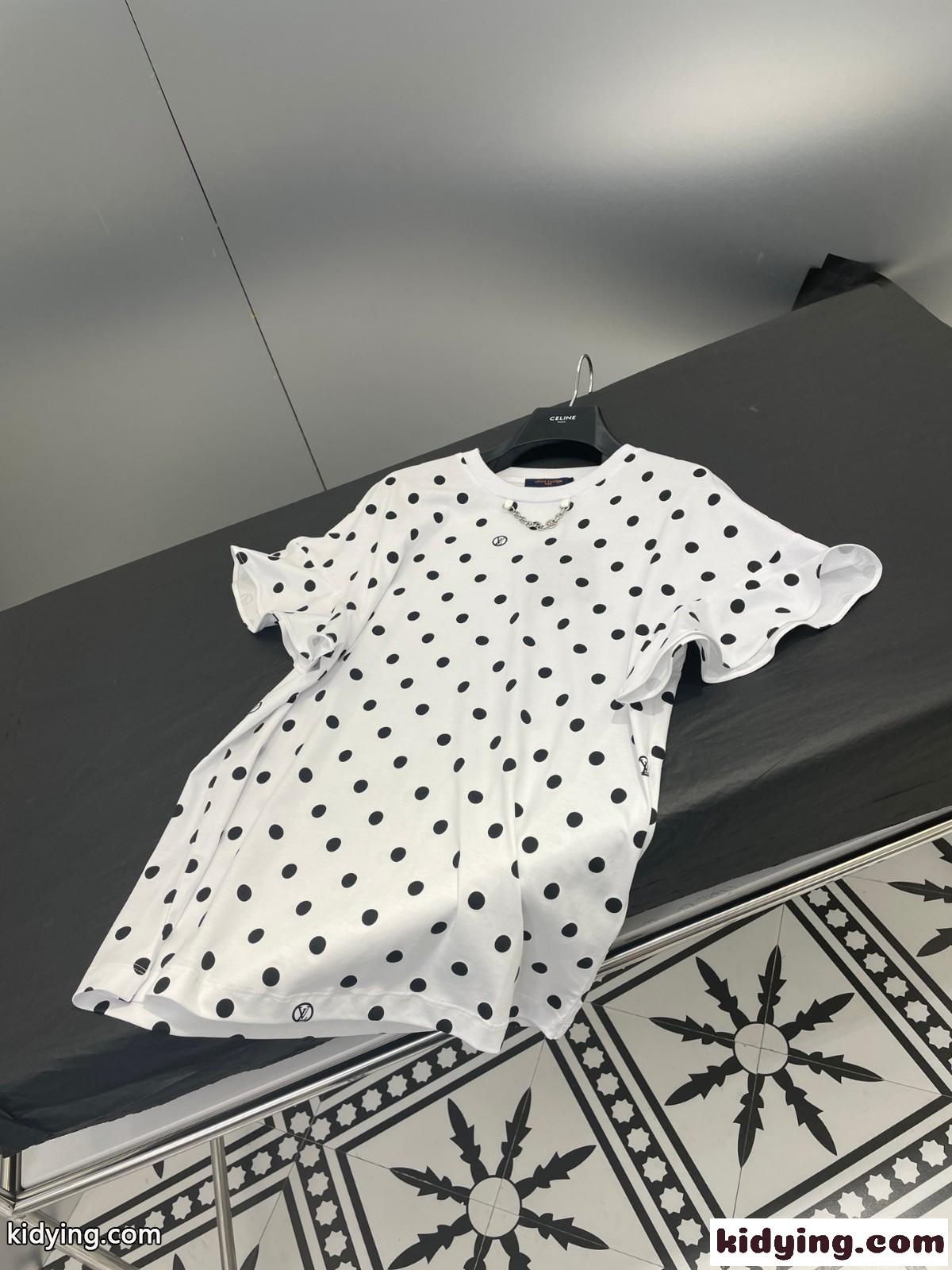 定番 おしゃれ 可愛い ドット柄 柔らかい 快適 レディース ルイ・ヴィトン Tシャツ コピー 半袖 トップス-1