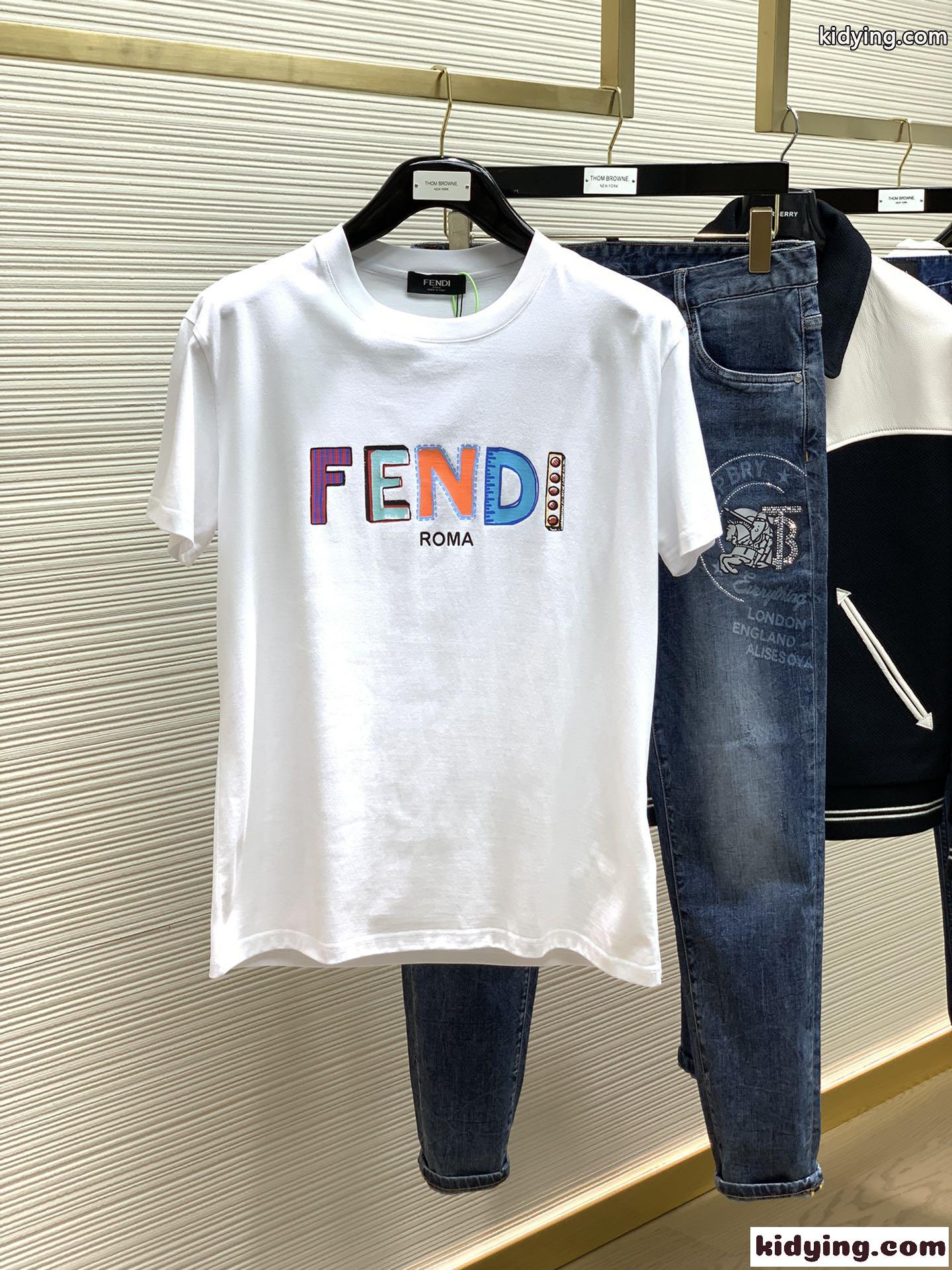 フェンディ Tシャツ コピー 半袖 トップス マルチカラーロゴ入り クルーネック-0