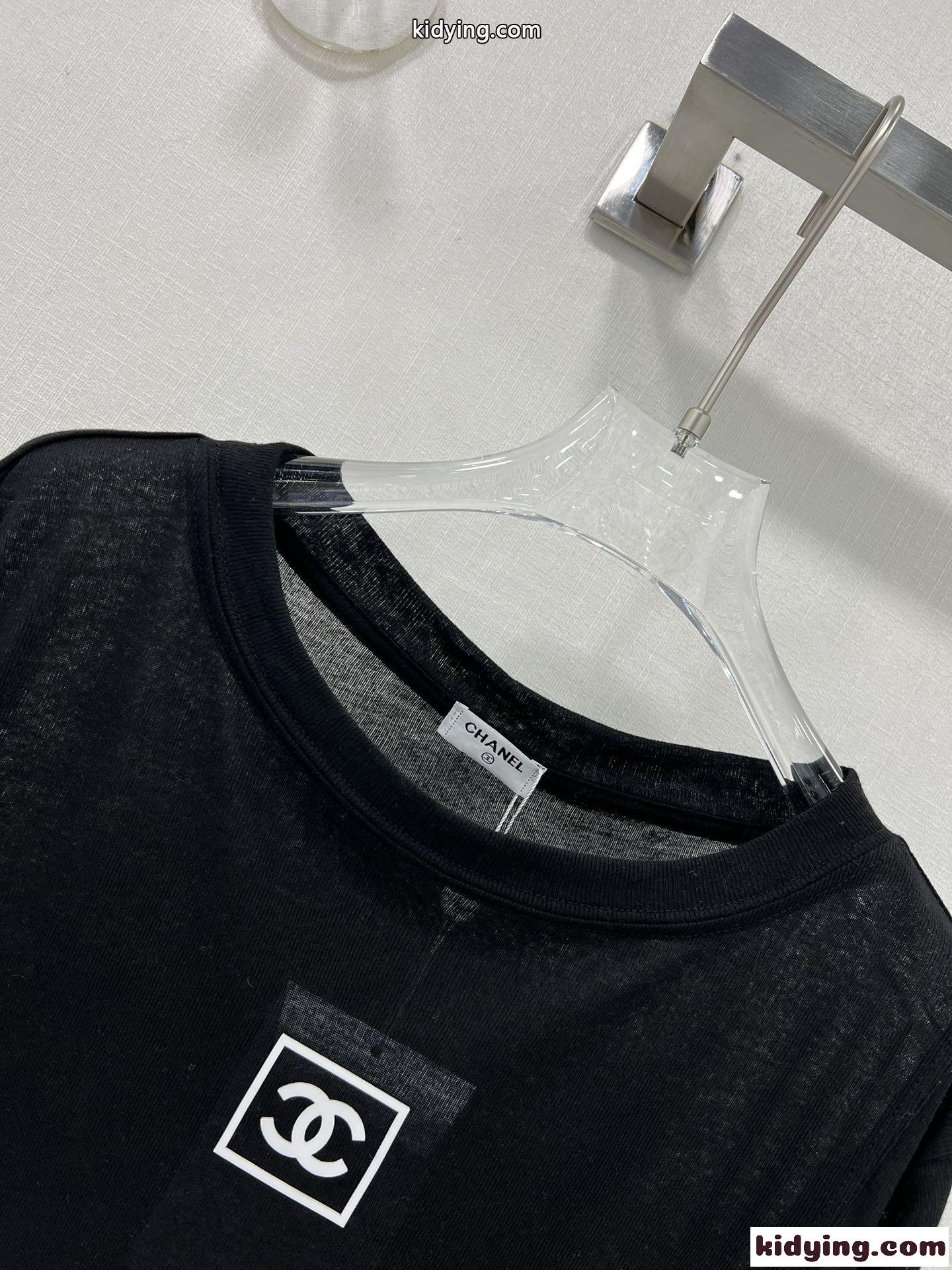 シンプル ロゴ 日焼き止め 長袖Tシャツ シャネル Tシャツ 偽物 ブラック-2