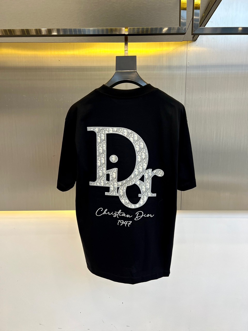 目を引く ロゴ刺繍 クリスチャン・ディオール Tシャツ 偽物 クルーネック ブラック-3