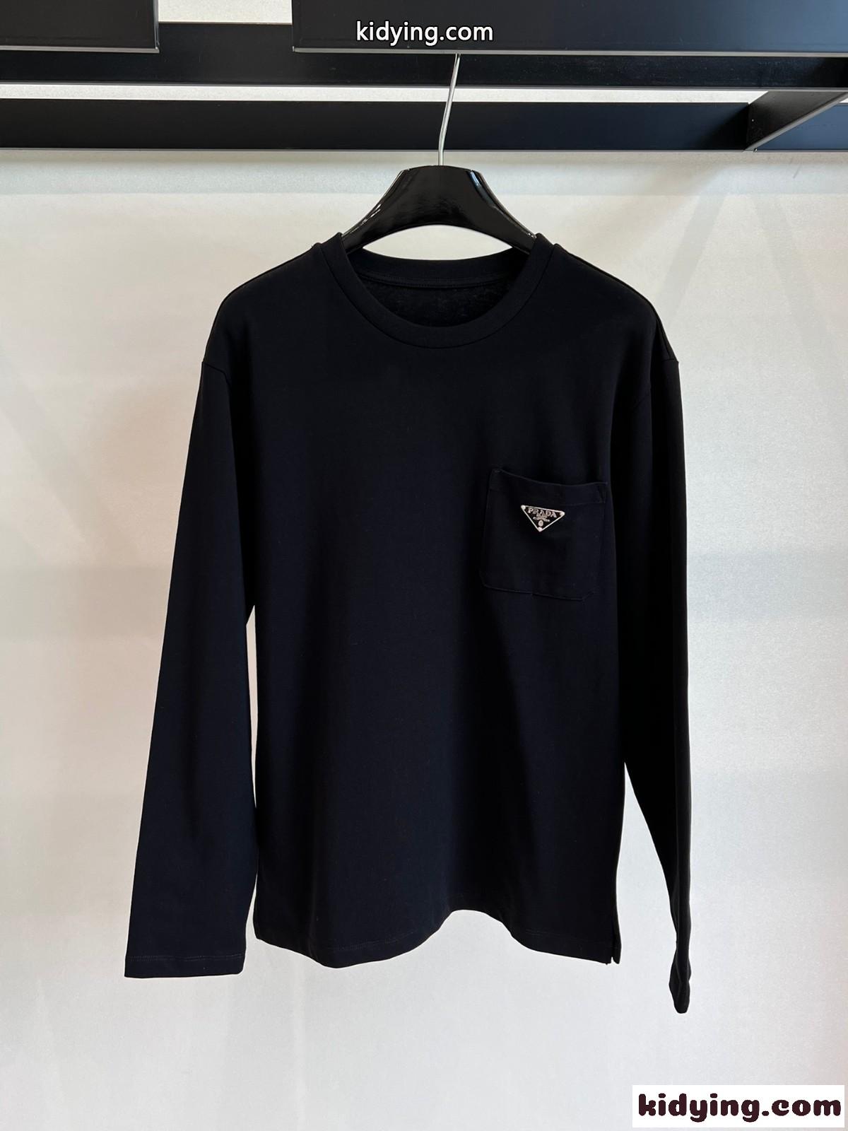 ベーシック 合わせやすい クルーネック コットン 長袖Tシャツ プラダ Tシャツ コピー-0