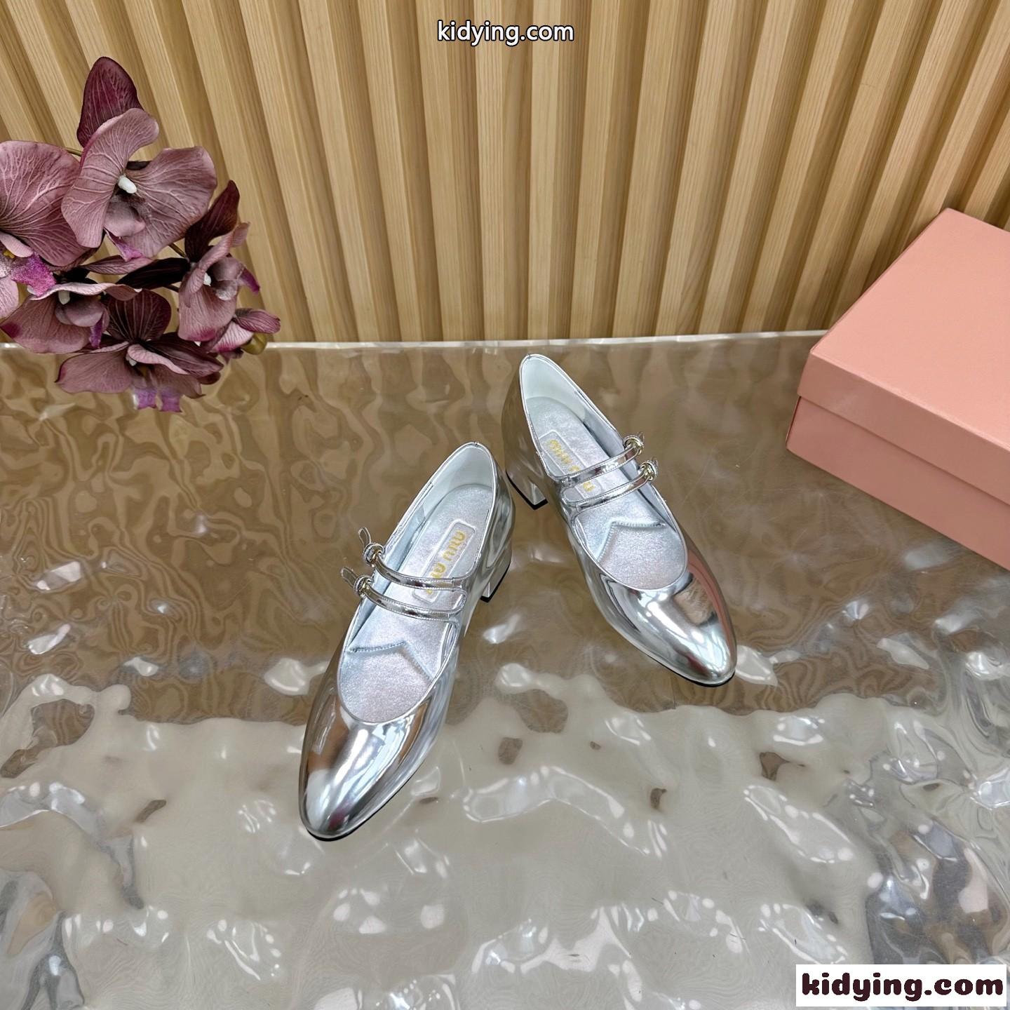 パテントレザー パンプス バックル付き ミュウミュウ スーパーコピー シルバー-2