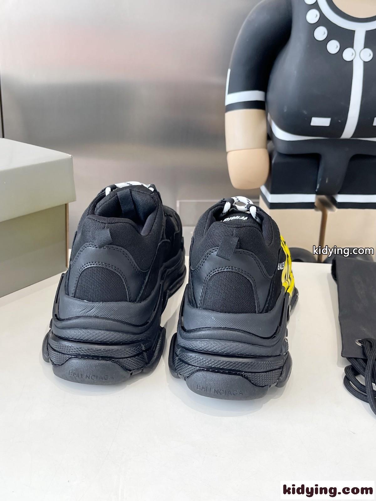 目を引く Triple S Tape Type スニーカー バレンシアガ スーパーコピー ブラック-3