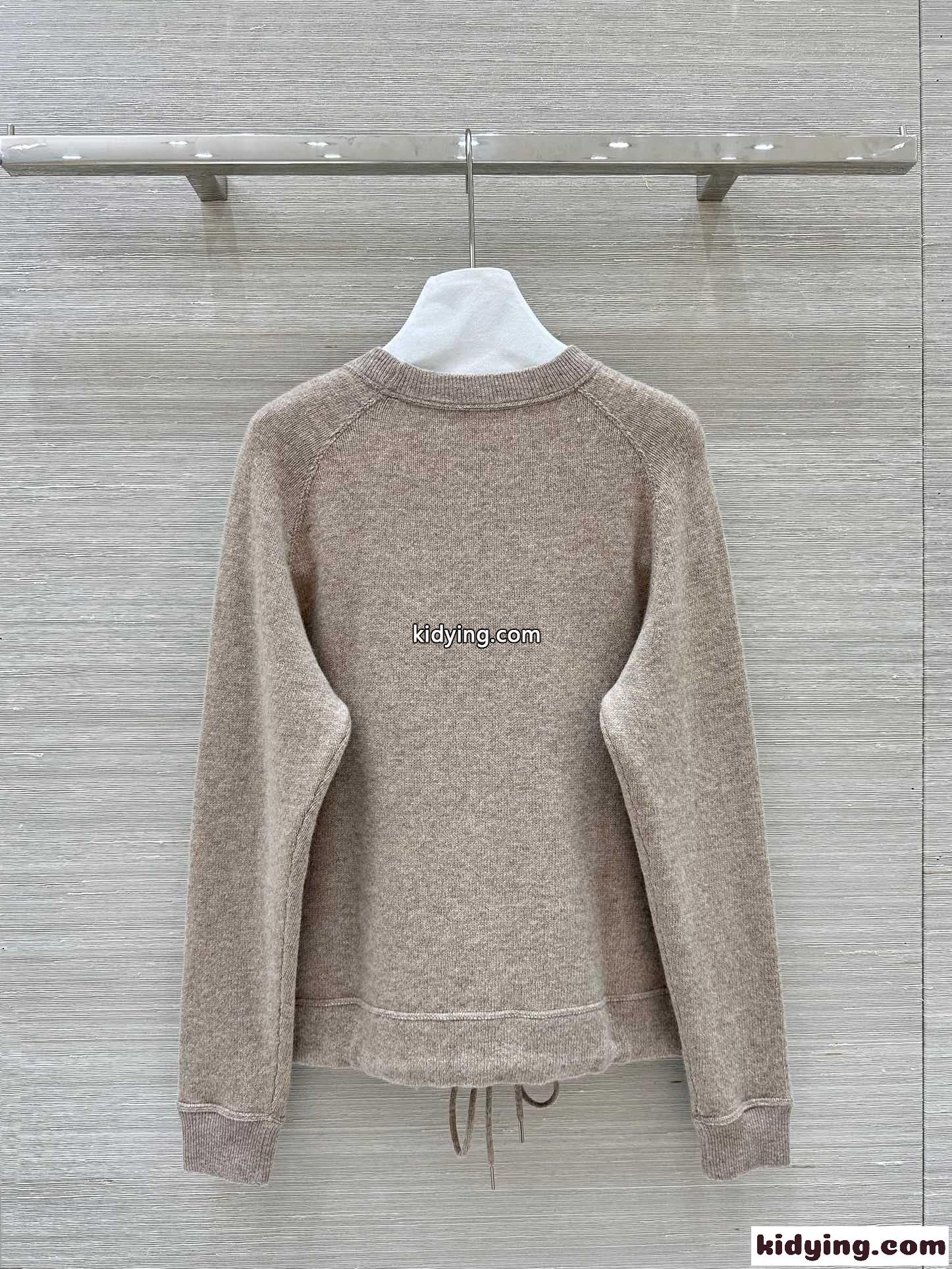 シンプル お洒落 トリオンフ カシミヤ ニット セリーヌ セーター コピー-4