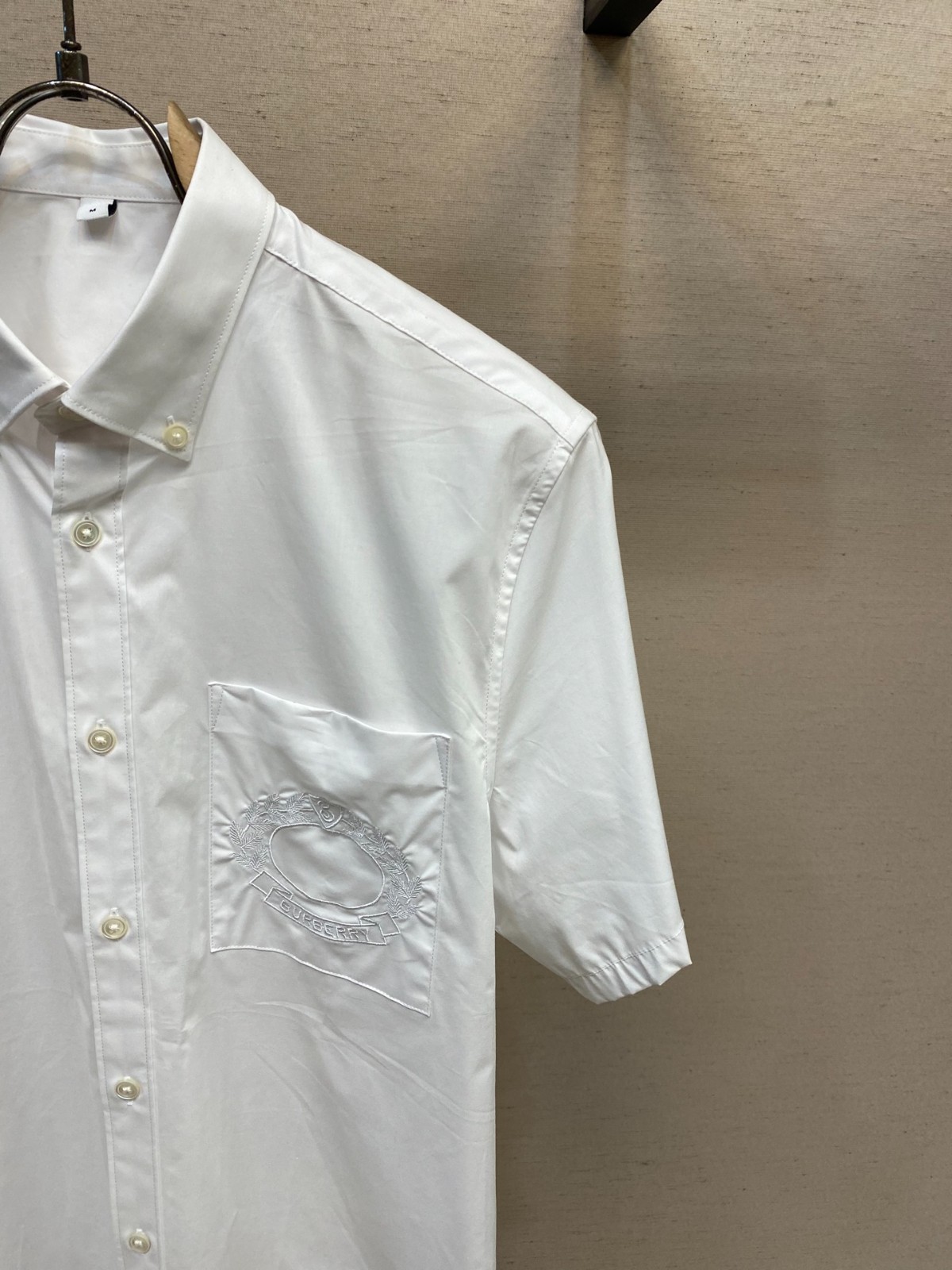 上品 シンプル ショートスリーブシャツ バーバリー シャツ 偽物 ホワイト-0