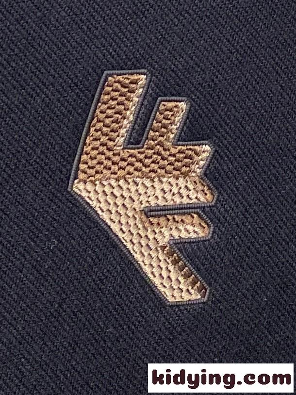 シンプル 洗練された ロゴ刺繍 フェンディ ニット 偽物 ニットポロ ネイビー-0