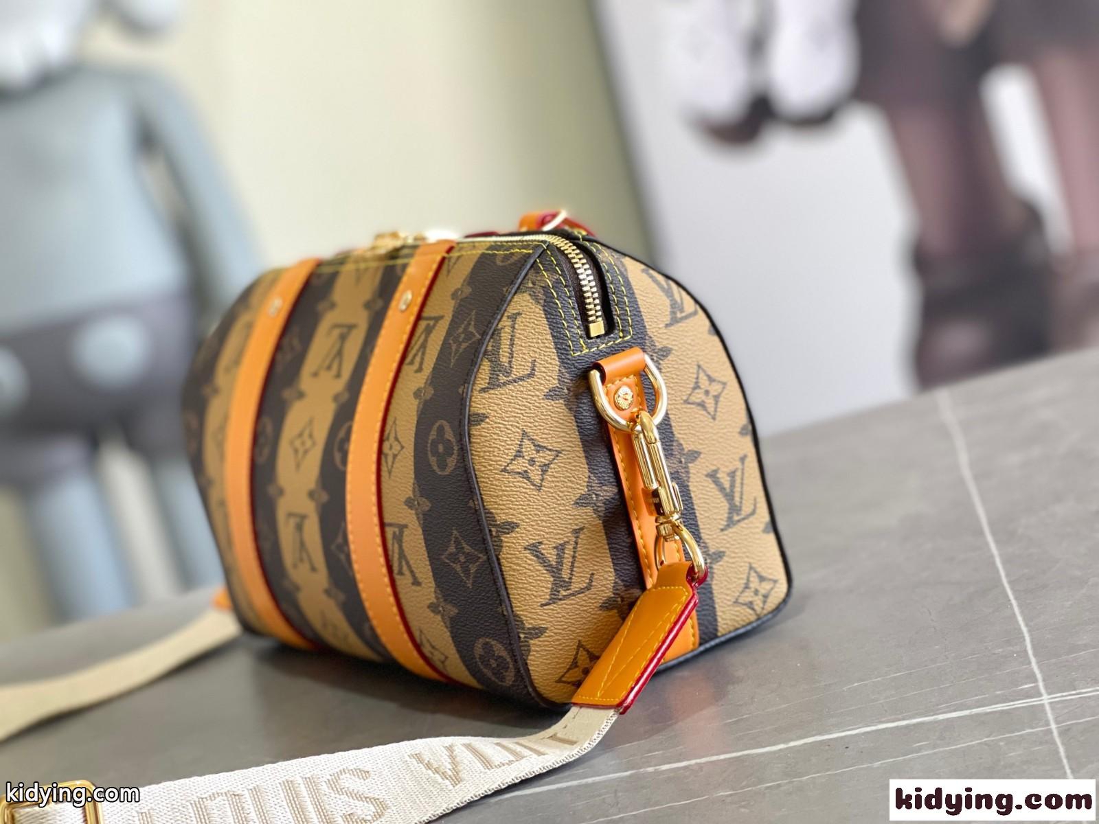 LOUIS VUITTON × NIGO シティ・キーポル ショルダーバッグ ルイ・ヴィトン バッグ コピー-1