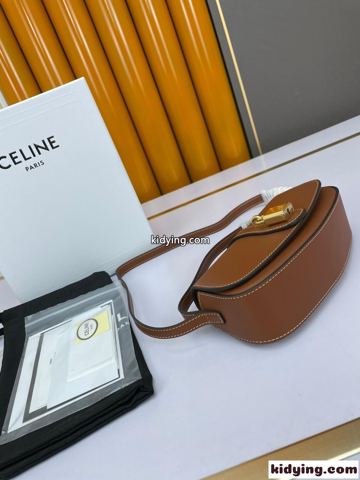 レディース 可愛い セリーヌ バッグ 人気 コピー おしゃれ 上品 コンパクト ショルダーバッグ カバン ブラウン-1
