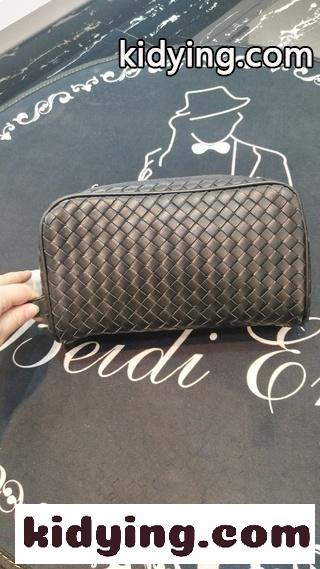 bottega veneta バッグコピー この大型の長方形化粧バッグは輸入の小さな羊皮を使って手で編んで作られており 家庭旅行の精巧な飾りである-2