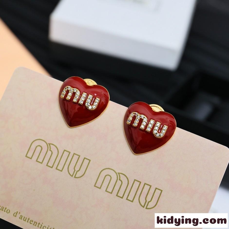 ミュウミュウ イヤリング 偽物 Miu Miu パール ハートスタッズピアス-2