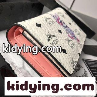 エムシーエム 財布 三つ折り 3Dシルク印刷 アルファベットの組み合わせのコート帆布が理想的な背景を構成する-4