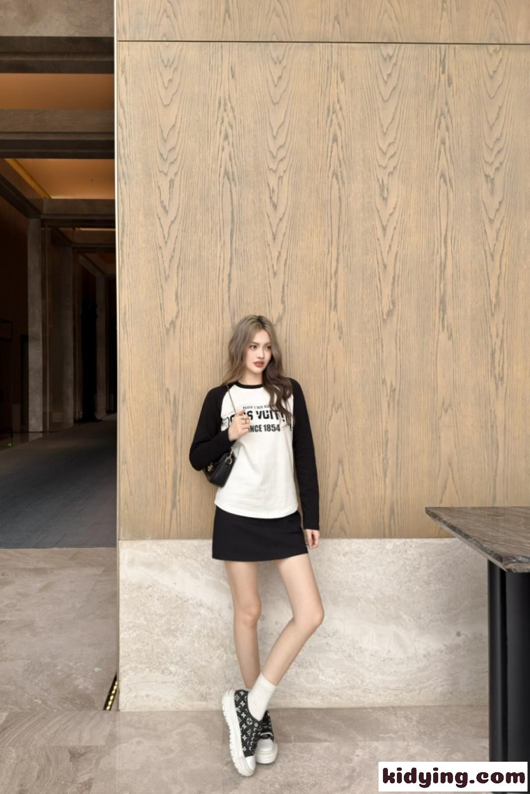 シグネチャーバーシティ ロングスリーブトップ ルイ・ヴィトン Tシャツ コピー-5