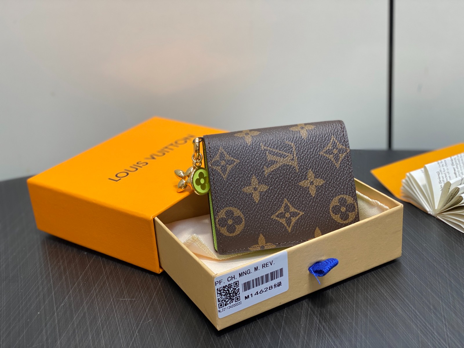 M14628 ウォレット・LV チャーム ルイヴィトン スーパーコピー 二つ折り財布-2