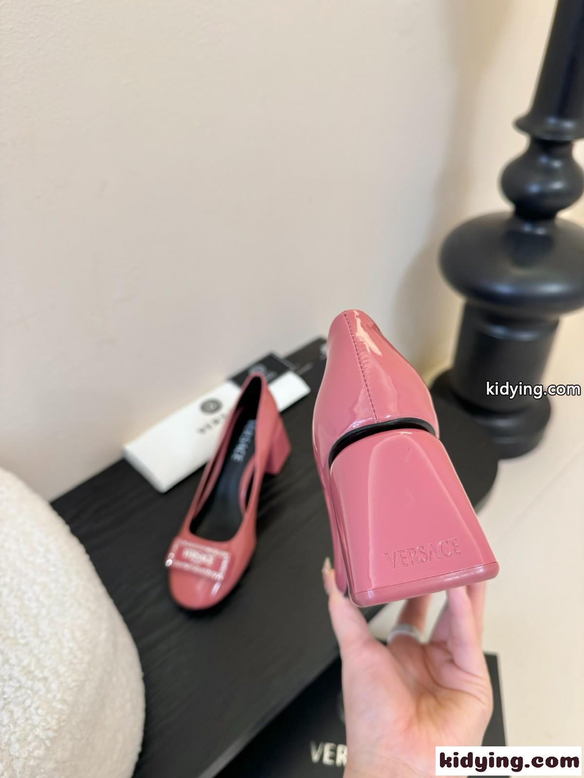 エレガント パテントレザー シューズ ヴェルサーチェ パンプス スーパーコピー ピンク-4