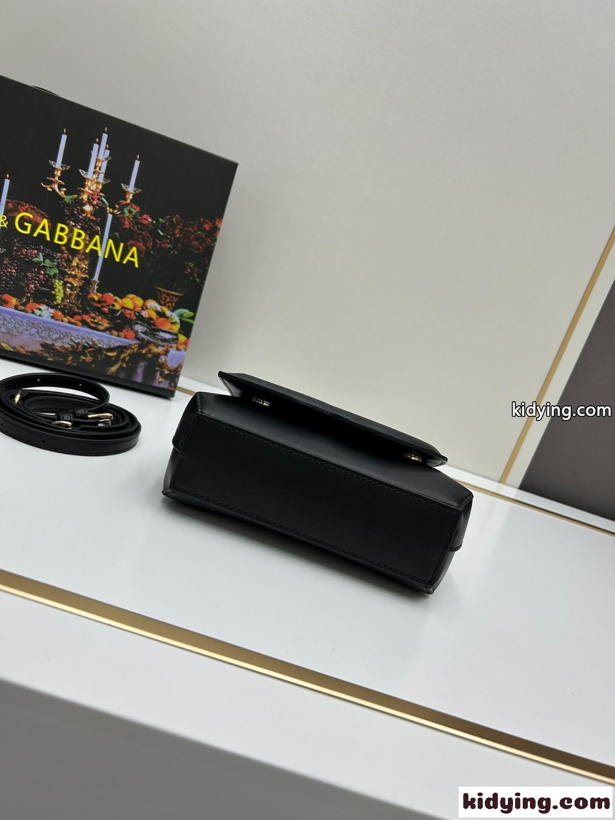 DGロゴ ショルダーバッグ ドルチェ&ガッバーナ バッグ スーパーコピー ブラック-0