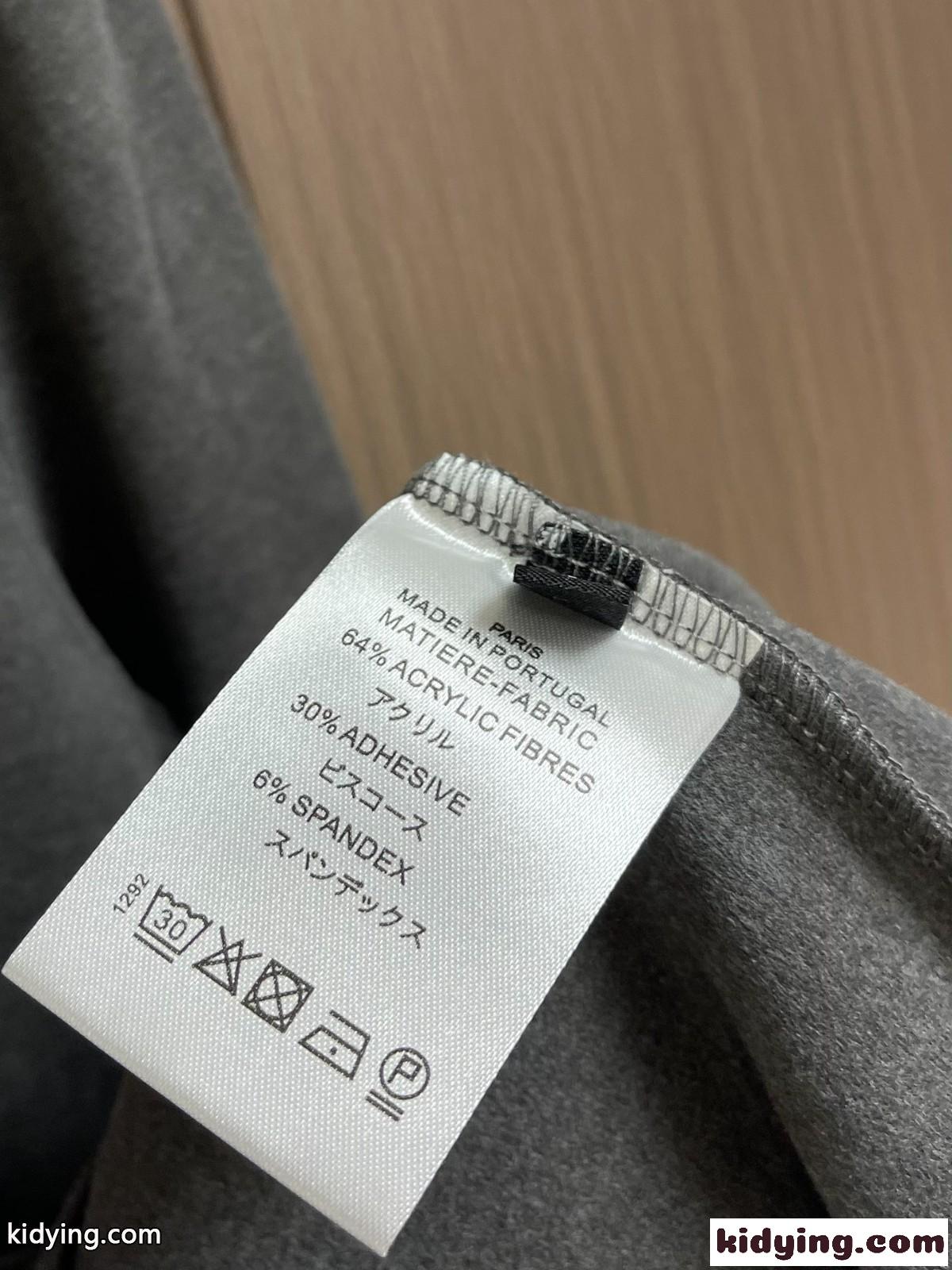 シンプル 合わせやすい クルーネック プラダ Tシャツ コピー 長袖Tシャツ-4