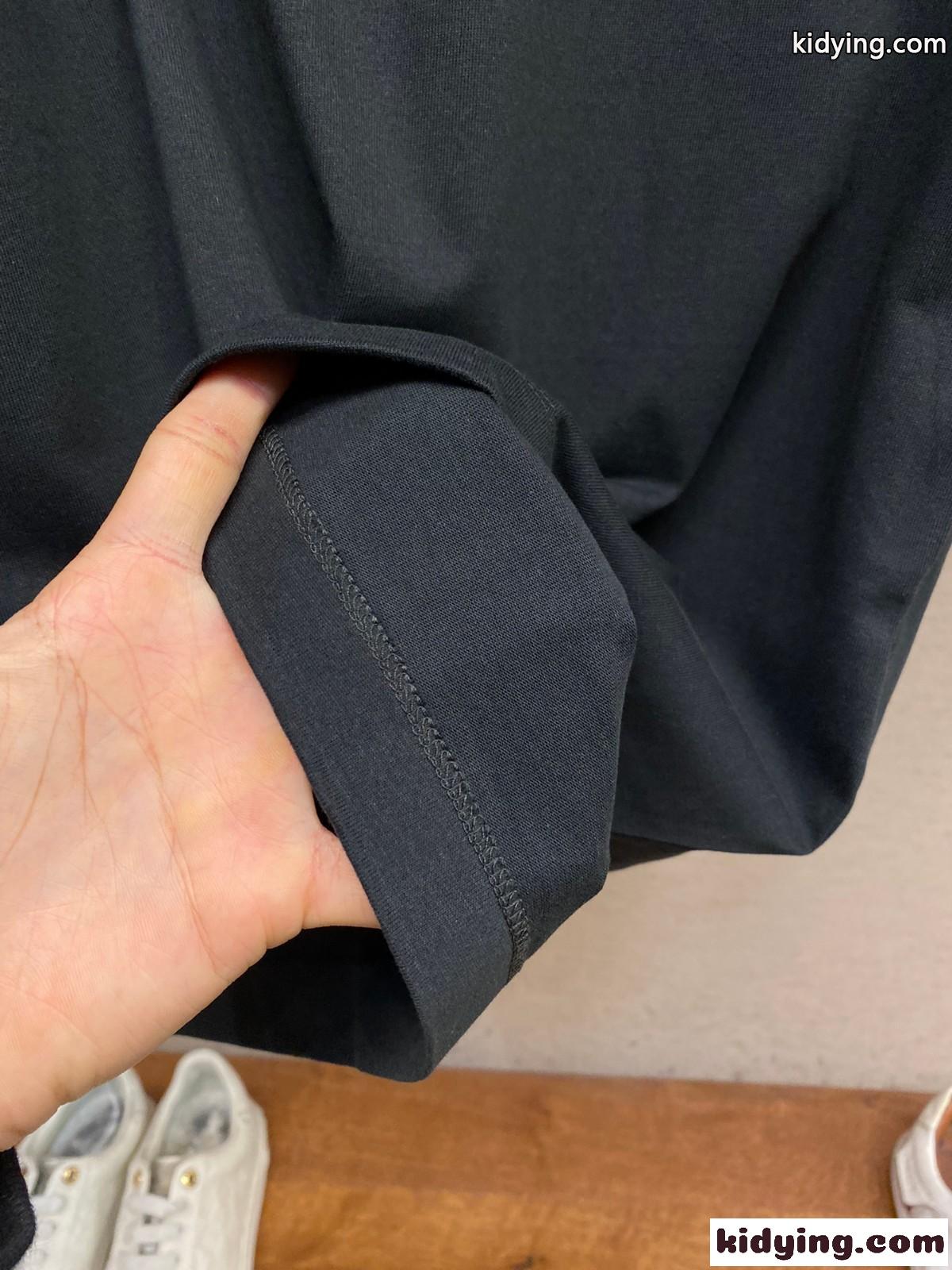 グッチ Tシャツ コピー シンプル 合わせやすい クルーネック 半袖Tシャツ ブラック-3