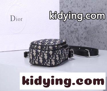 Diorディオメンズバッグ 斜めがけバッグ ディオール バッグ 偽物 見分け方コピー 工場出荷品は必ず品質を決める 実物を撮影して 同じ商品を見る-4
