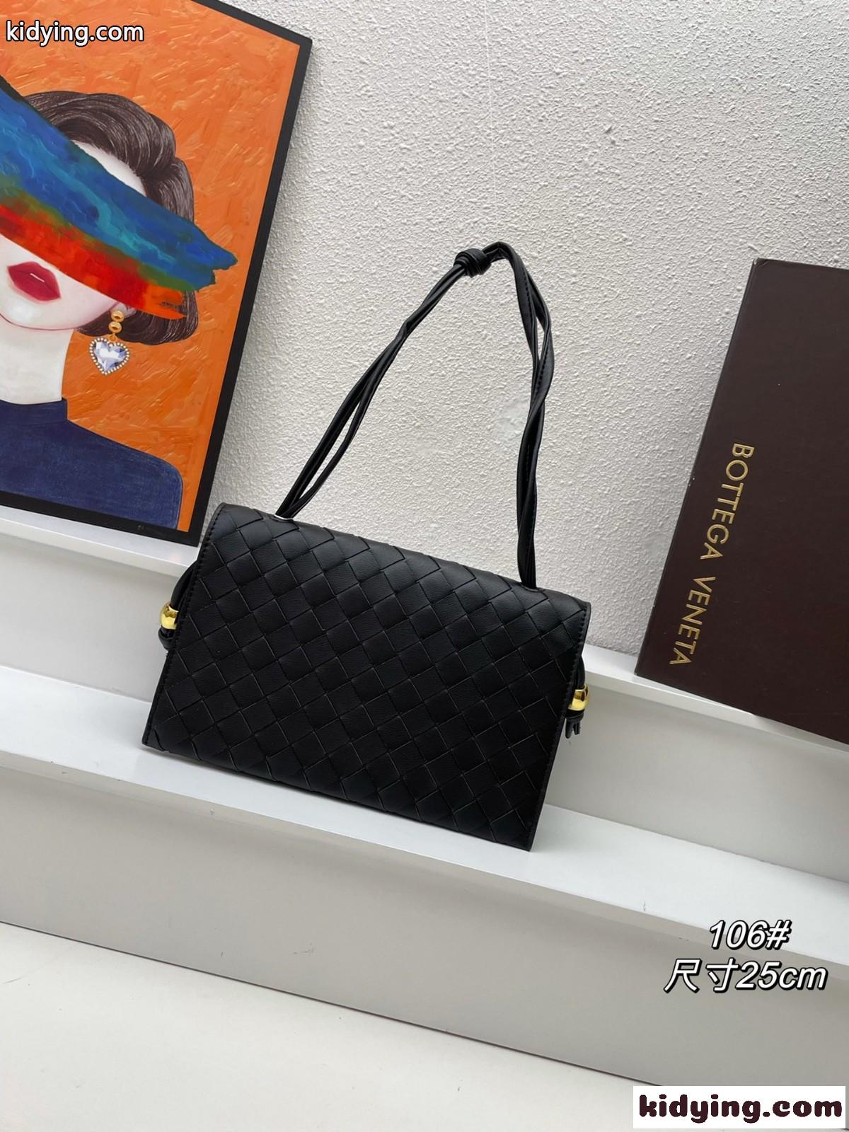 23SS Trio Pouch トリオ ポーチ ストラップ バッグ ボッテガ・ヴェネタ バッグ コピー ブラック-2