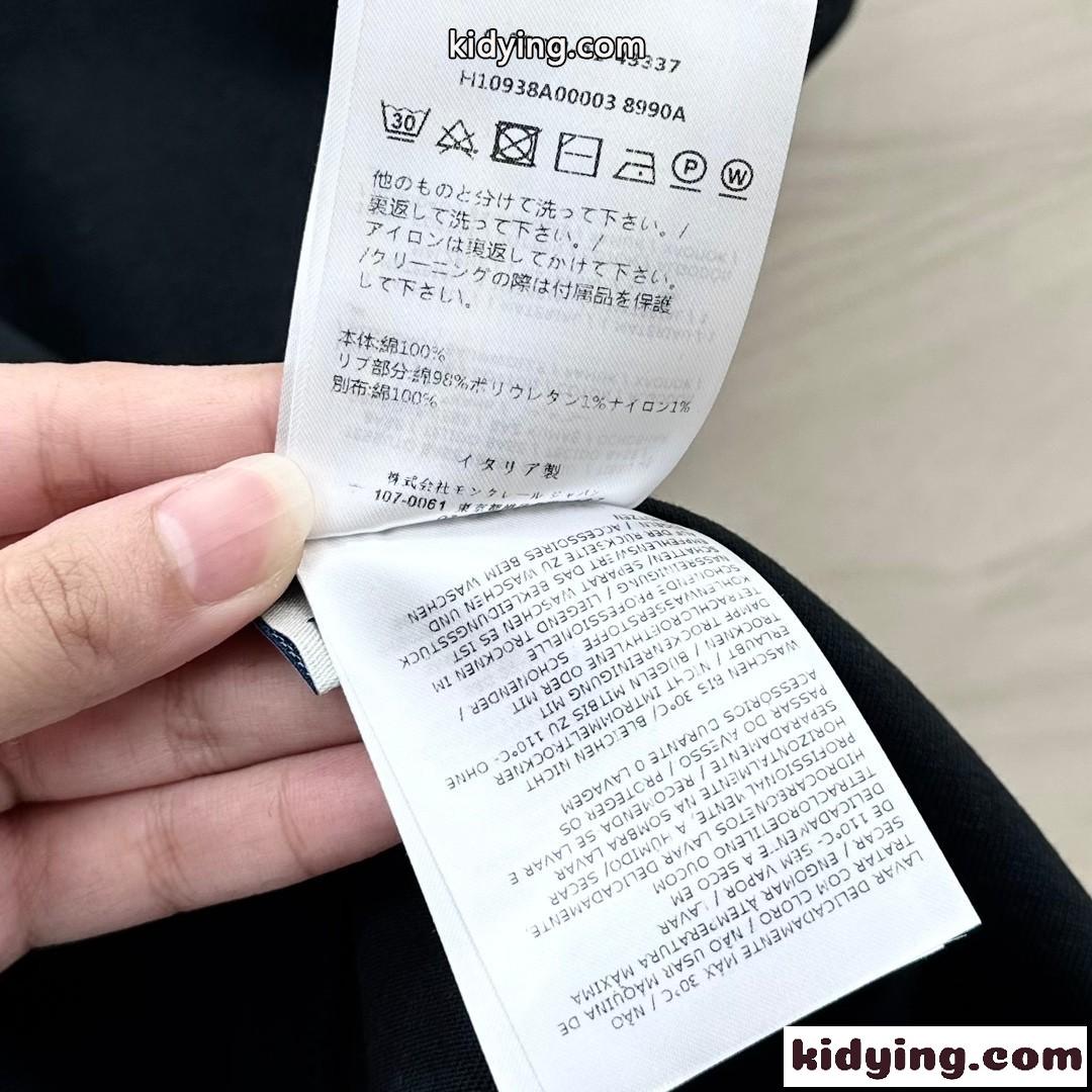 シンプル クルーネック 合わせやすい モンクレール 半袖Tシャツ コピー ブラック-3