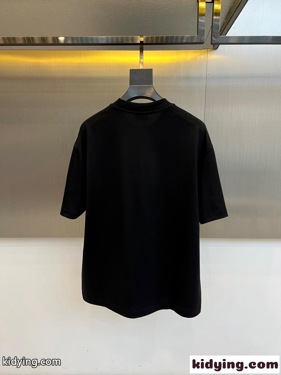 フェンディ Tシャツ 偽物 カジュアル 遊び心 クルーネック 半袖Tシャツ ブラック-0