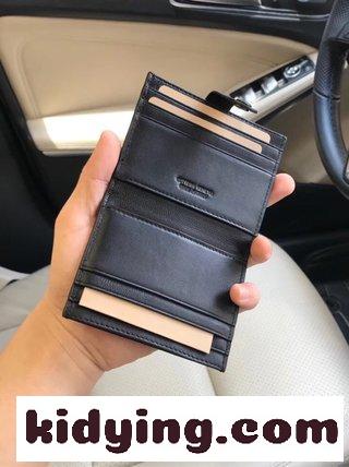 小さいカードケース BVボッテガヴェネタ 財布 定番 コピー このカードケースは日常的に携帯できて 精巧で実用的である-1