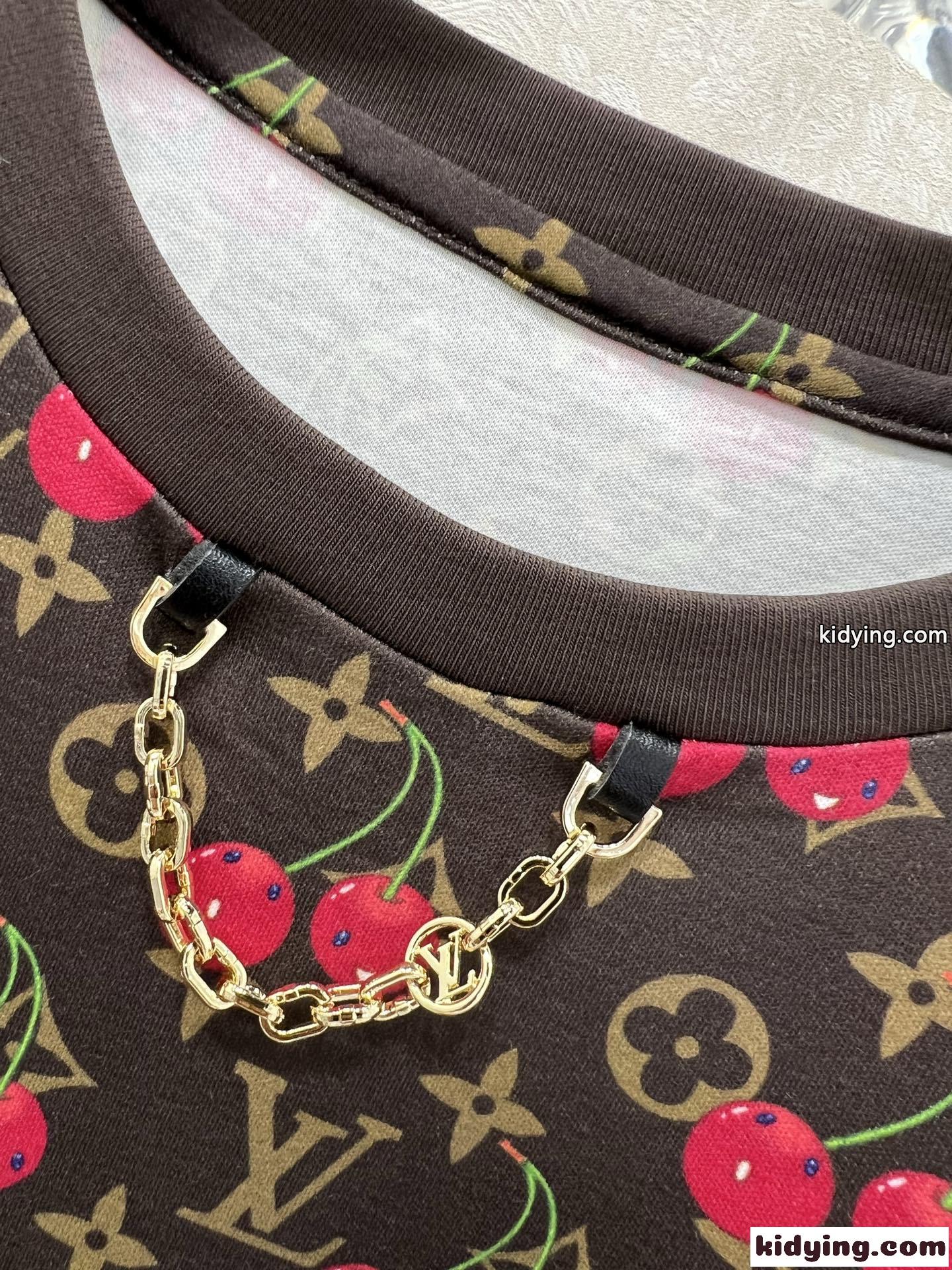 LV × TM チェリー Tシャツ ルイ・ヴィトン スーパーコピークルーネック ブラウン-1
