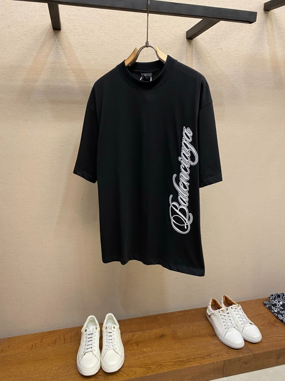 ユニセックス 刺繍入り バレンシアガ Tシャツ コピー 半袖Tシャツ ブラック-1