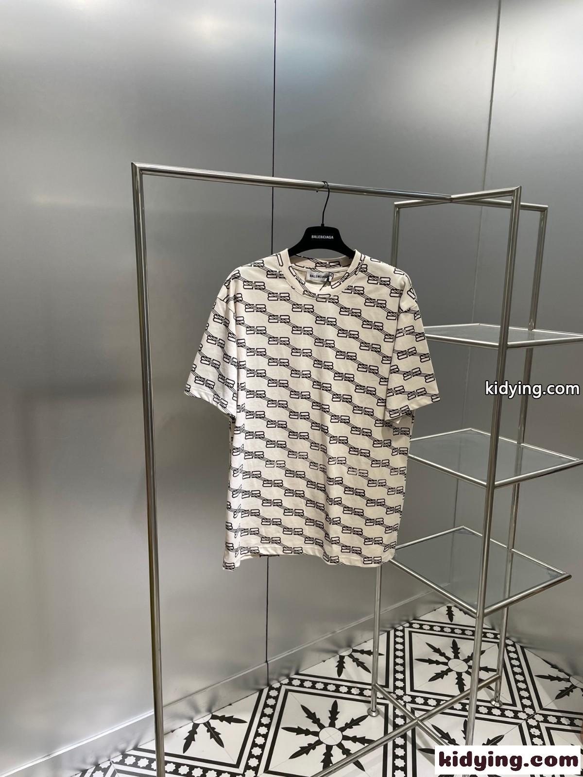 ユニセックス 人気 新作 ロゴ 総柄 プリント クルーネック バレンシアガ 半袖tシャツ コピー おしゃれ カジュアル-0