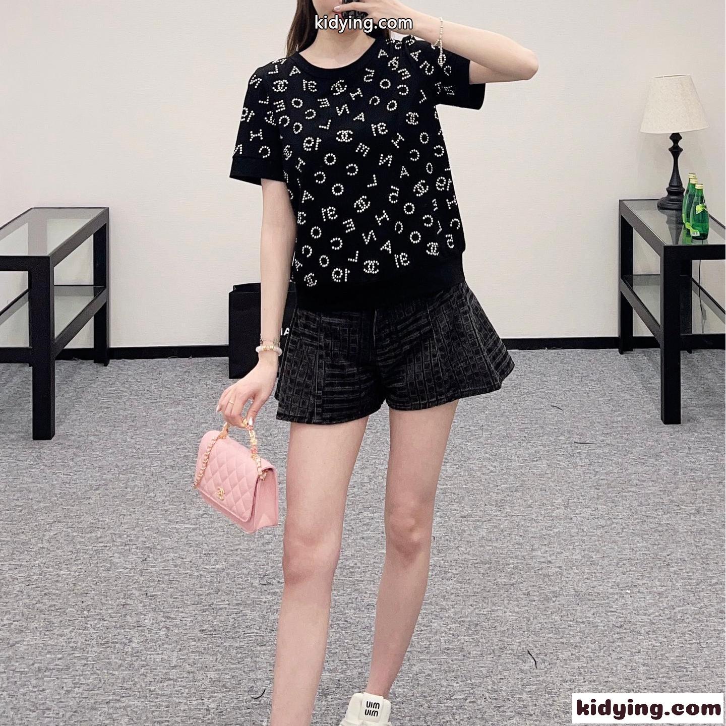 目を惹く ストレッチ コットン 半袖 トップス シャネル Tシャツ コピー ブラック-0