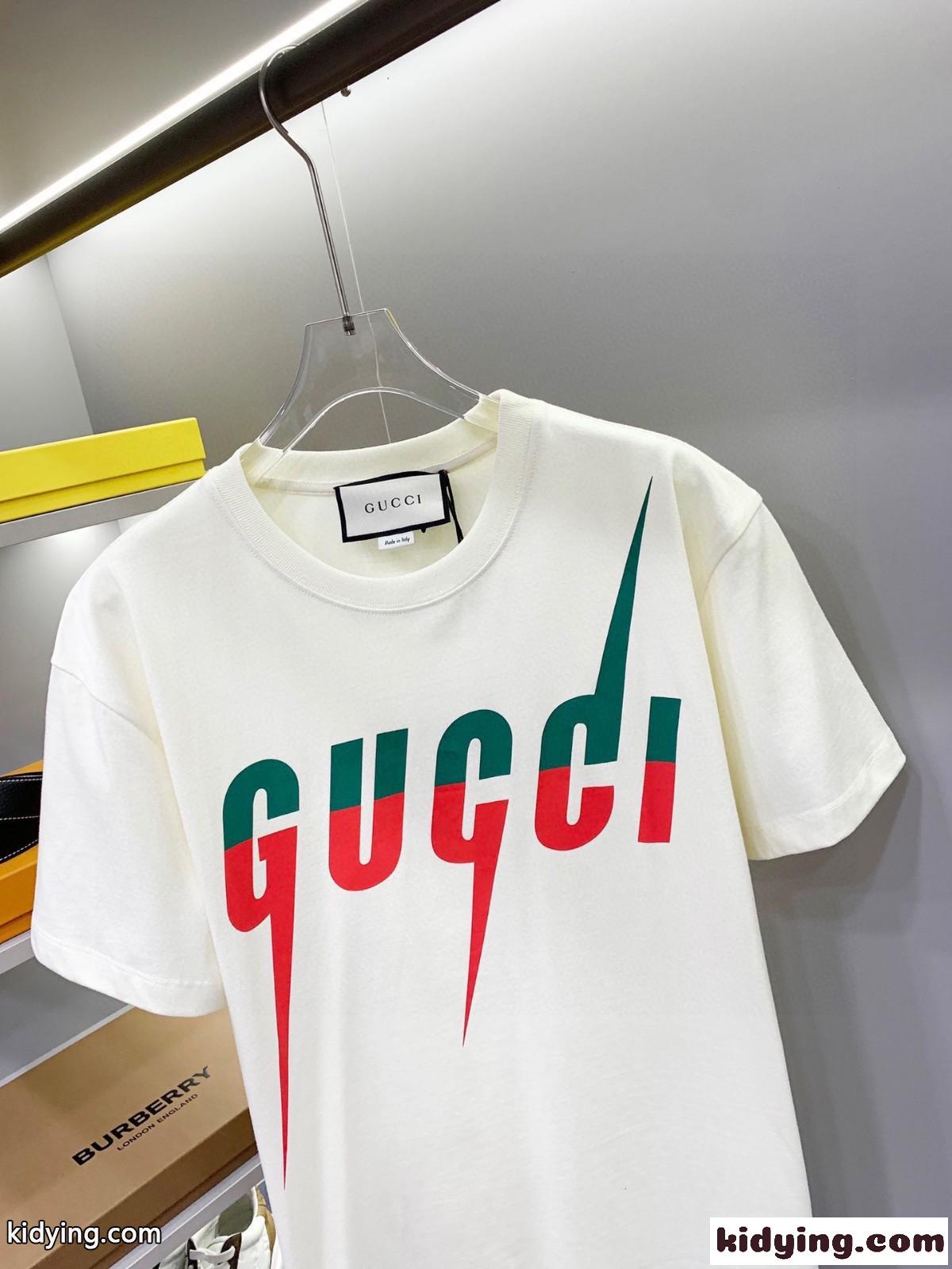 ユニセックス おしゃれ 人気 クルーネック グッチ 半袖Tシャツ コピー ロゴ プリント トップス-4