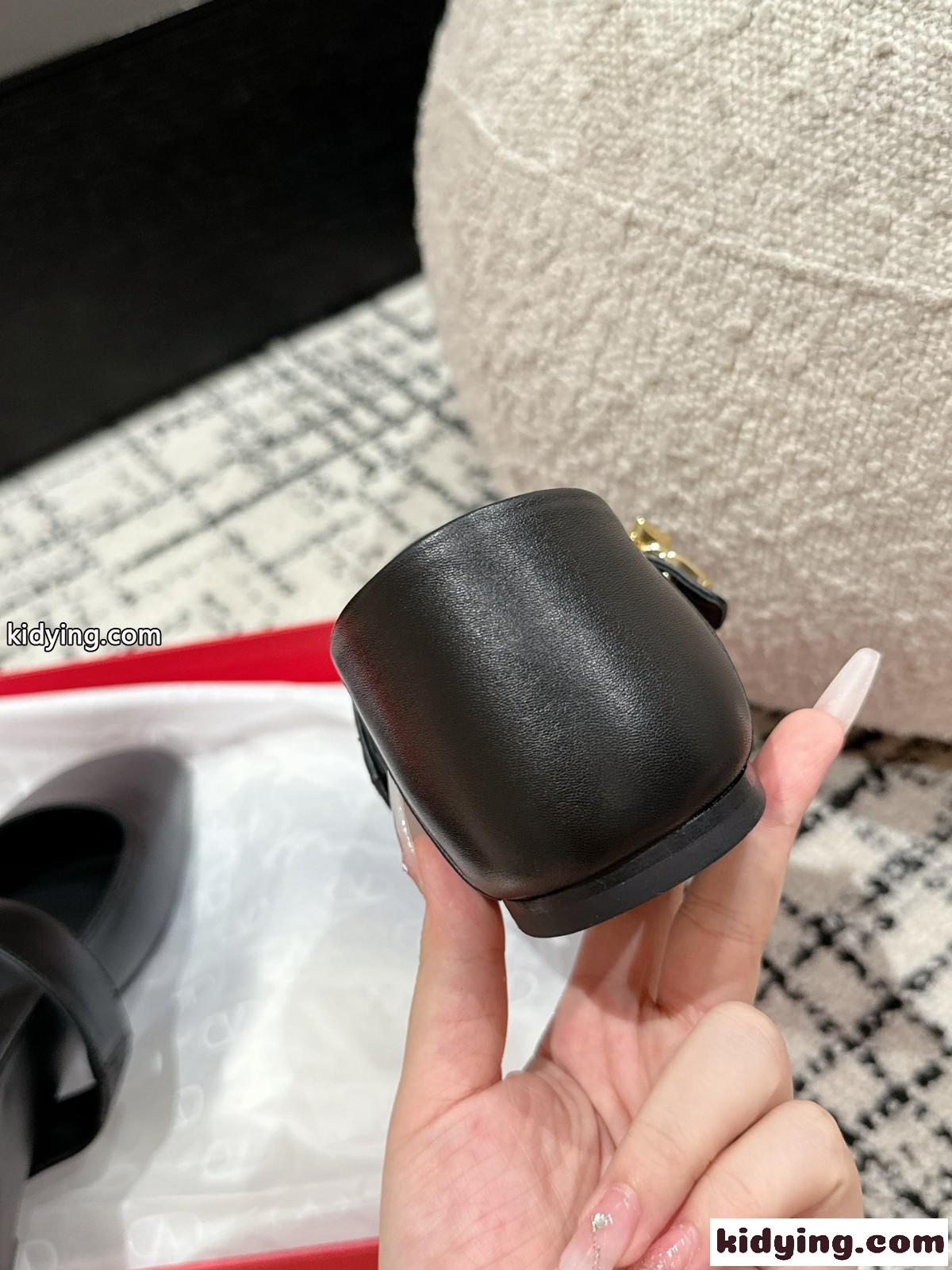Vロゴ メリージェーン バレリーナ ヴァレンティノ パンプス スーパーコピー ブラック-3