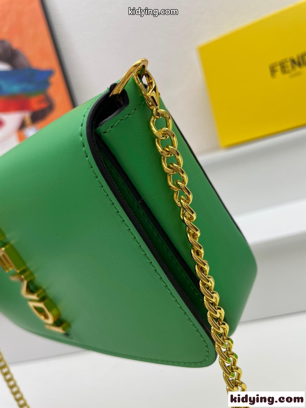 フェンディグラフィ 財布内蔵ミニバッグ スーパーコピー グリーンレザー チェーン 財布-1