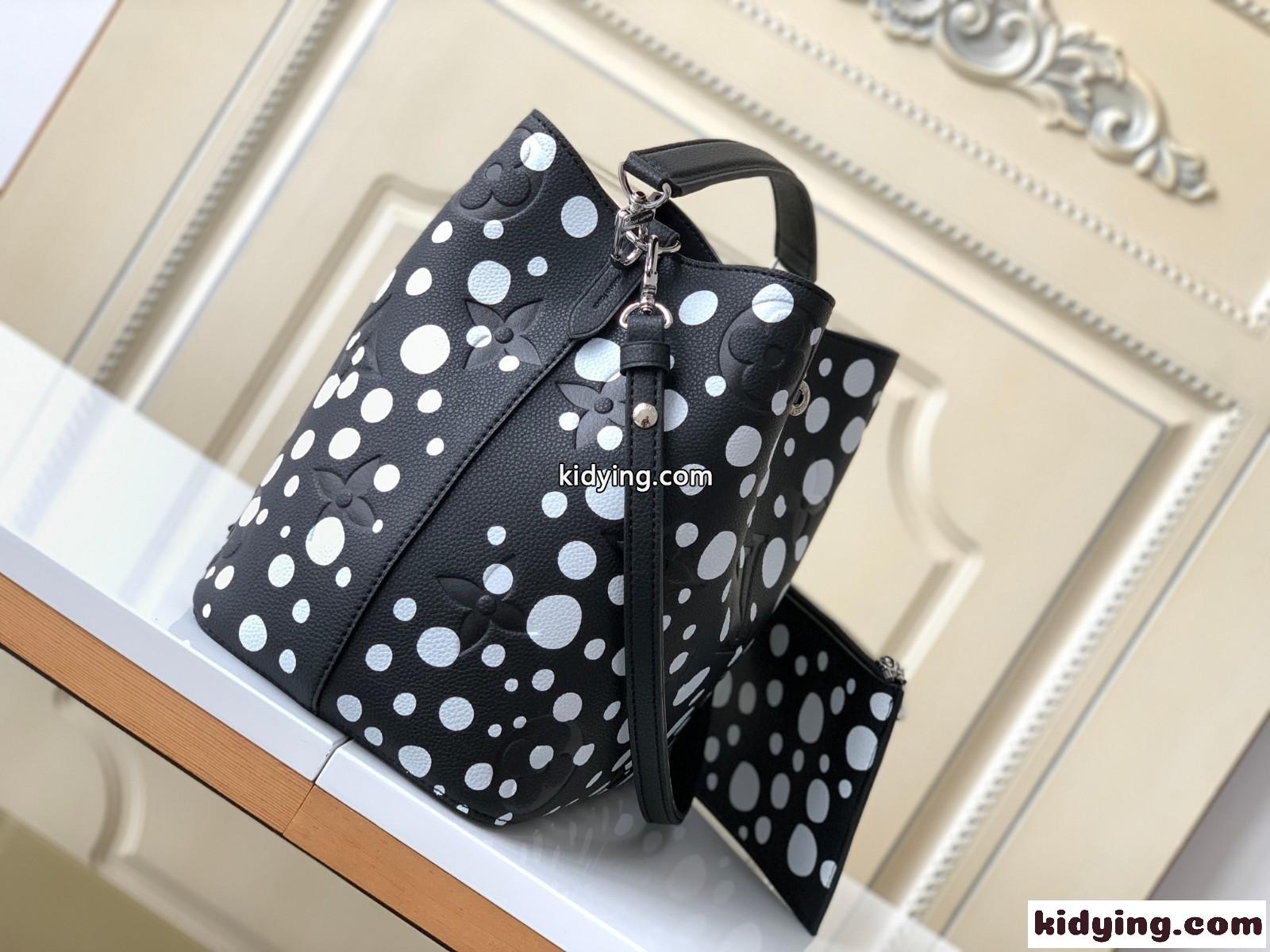 人気 新作 おしゃれ LV × YK ネオノエ BB ルイ・ヴィトン バッグ コピー バケットバッグ ブラック-1