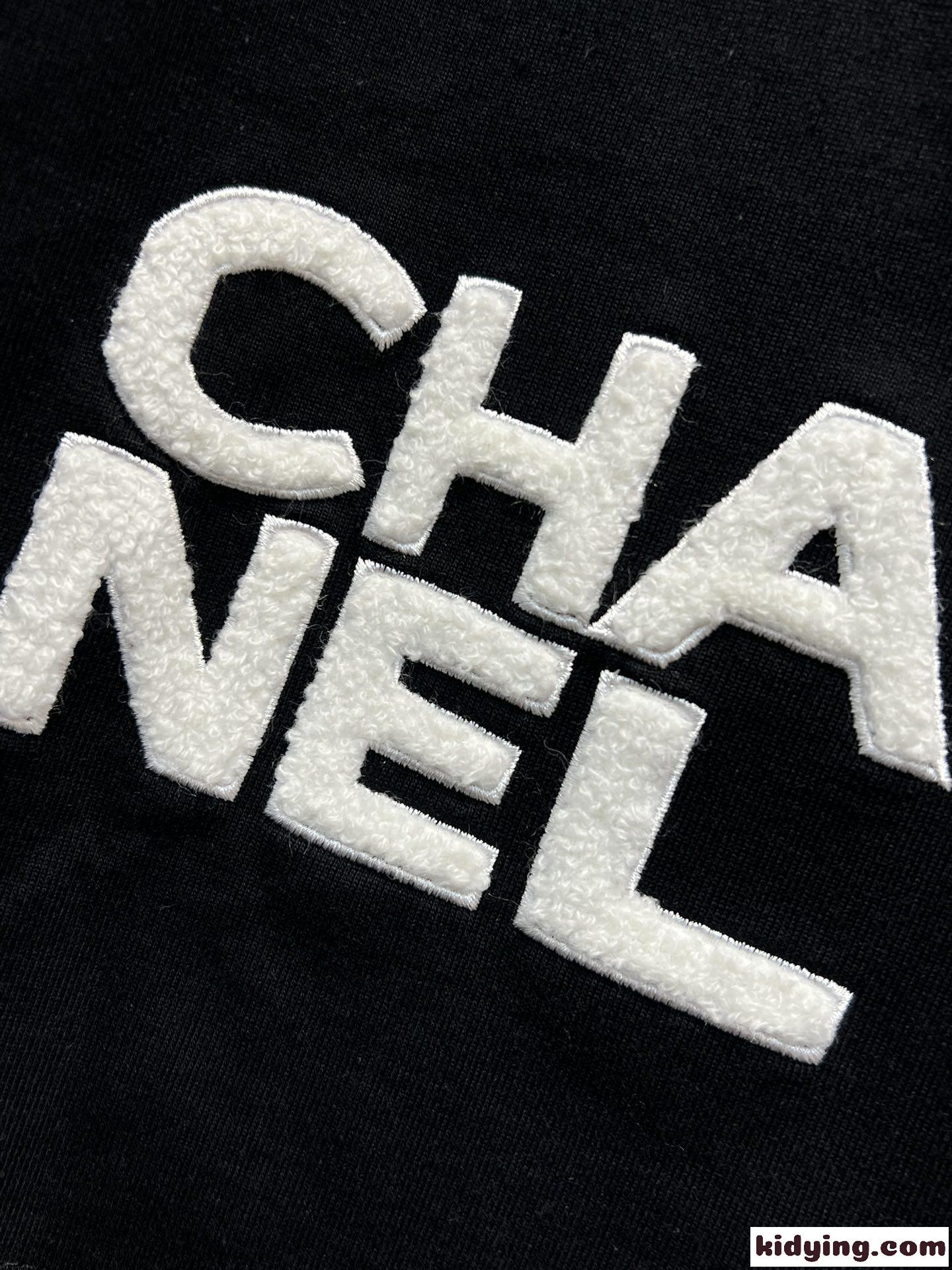 シンプル シャネル Tシャツ 偽物 クルーネック コットン 半袖Tシャツ ブラック-3