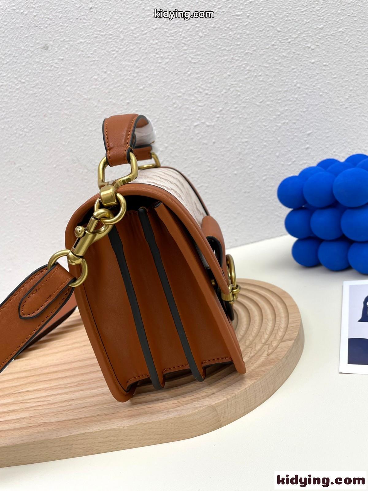上品 カジュアル クラシック レザー 切り替え 斜め掛け ショルダーバッグ コーチ バッグ コピー レディース おしゃれ-0
